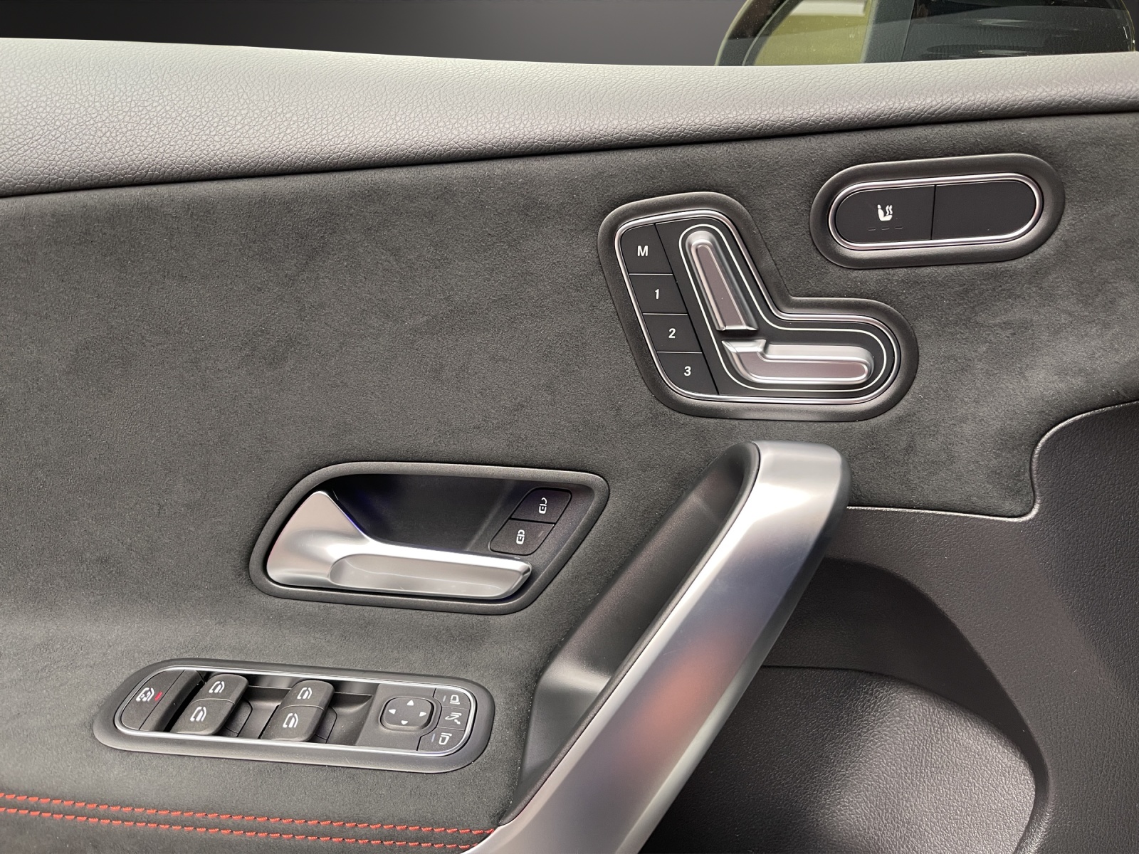 MERCEDES-BENZ A 35 AMG 4Matic 8G-DCT-image-12