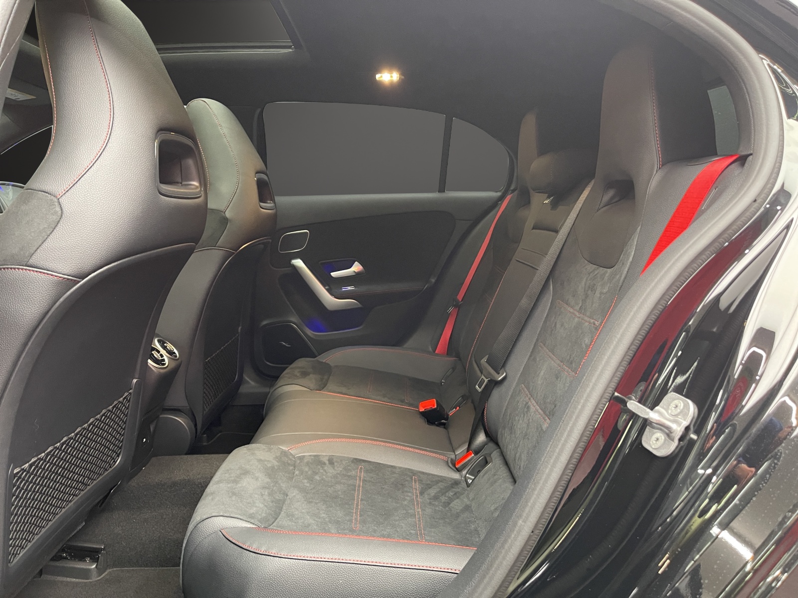 MERCEDES-BENZ A 35 AMG 4Matic 8G-DCT-image-9