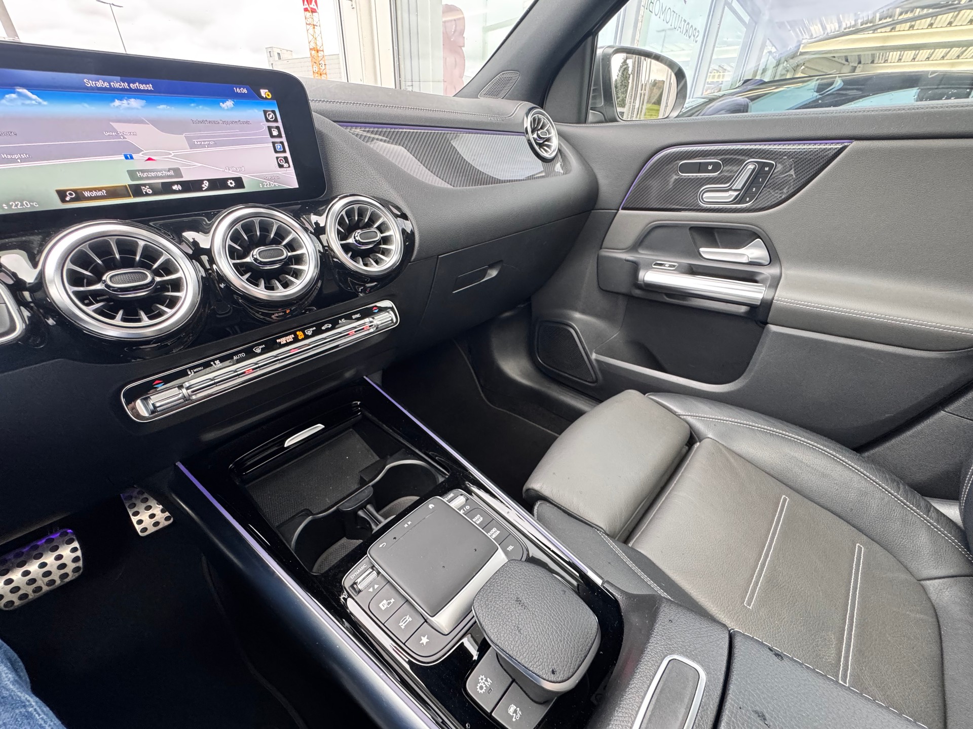 MERCEDES-BENZ GLA 35 AMG 4Matic 8G-Speedshift DCT-image-24