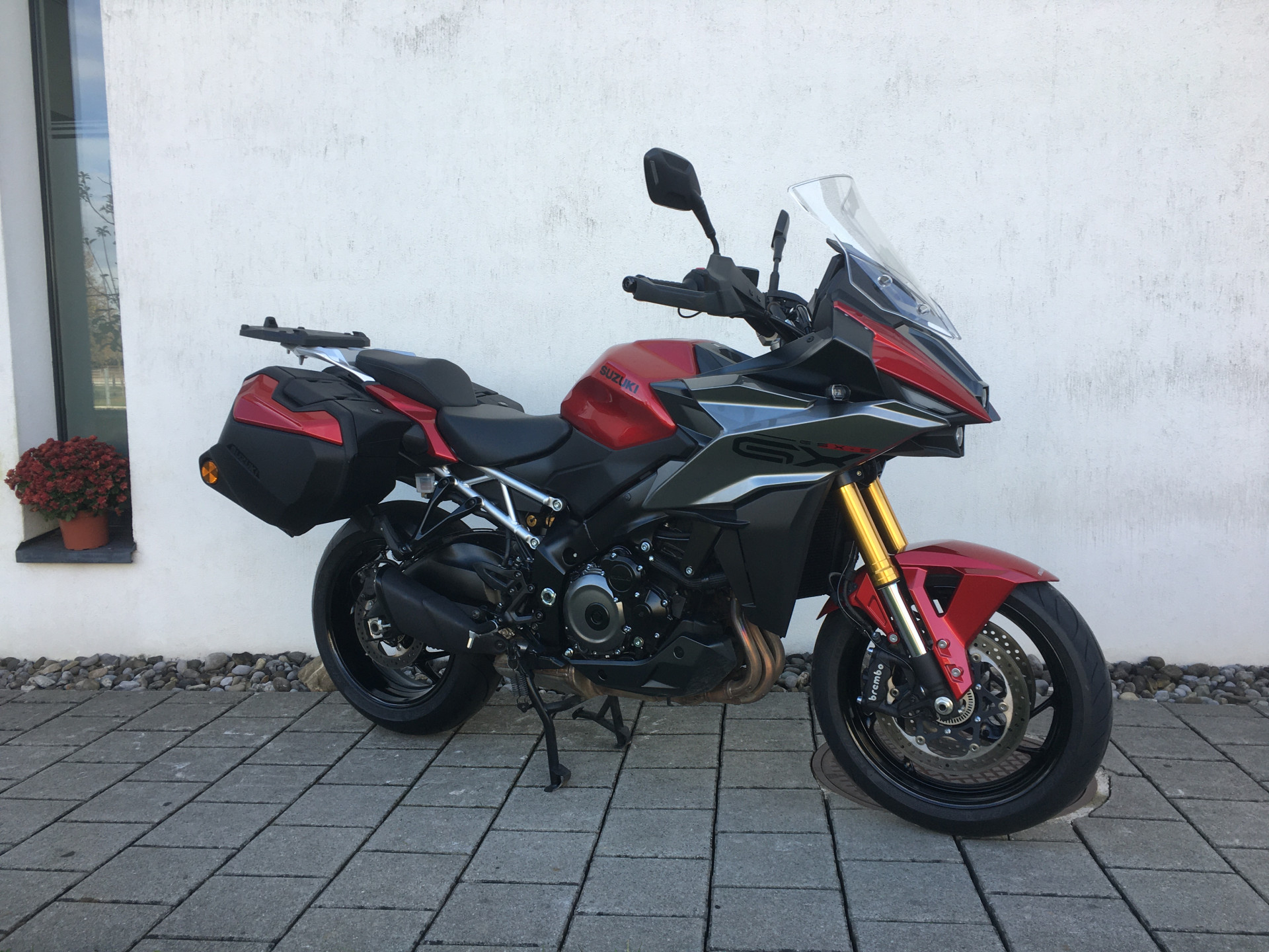 SUZUKI GSX-S 1000 GX-showroom-element-2