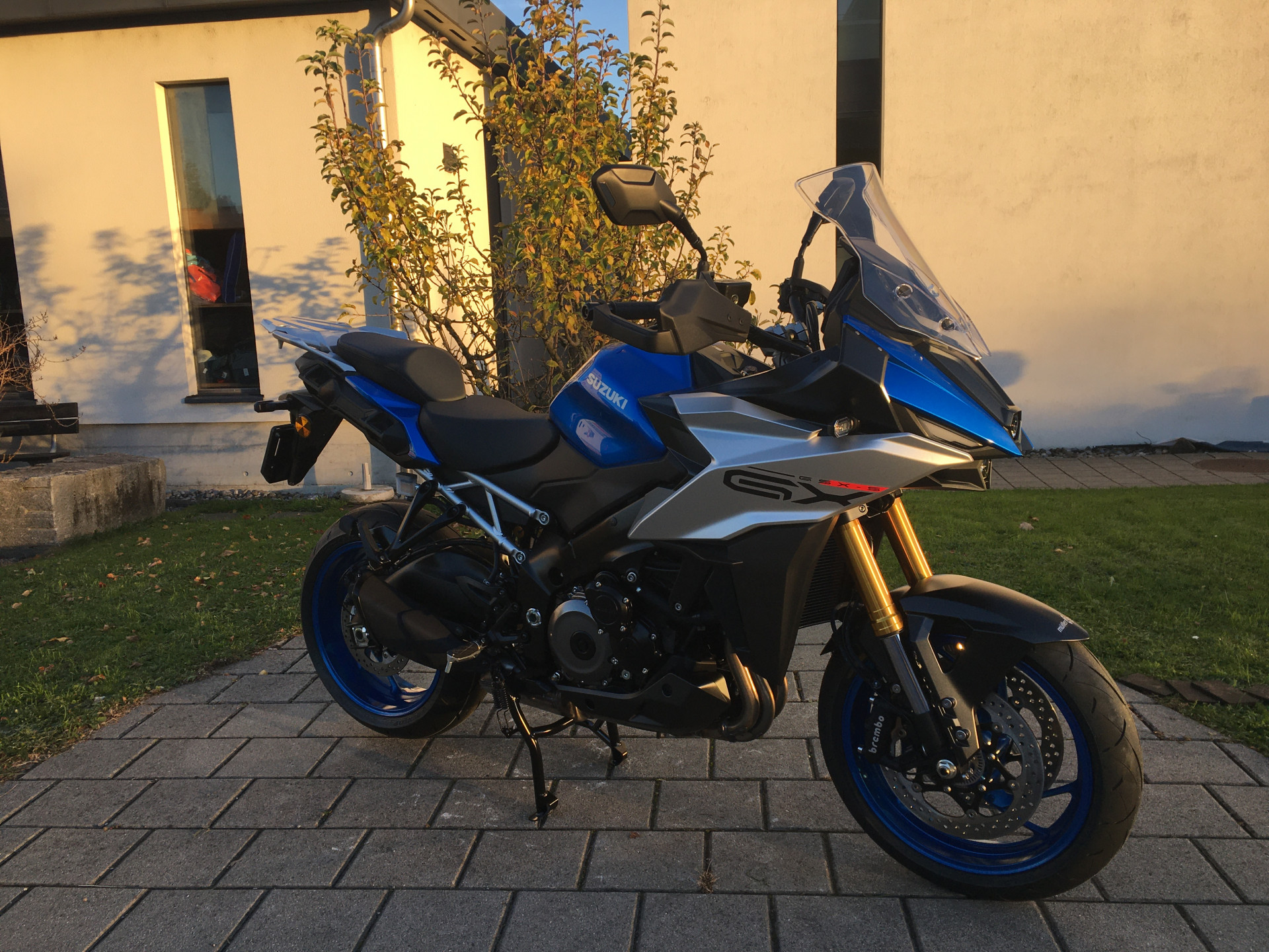 SUZUKI GSX-S 1000 GX-showroom-element-1