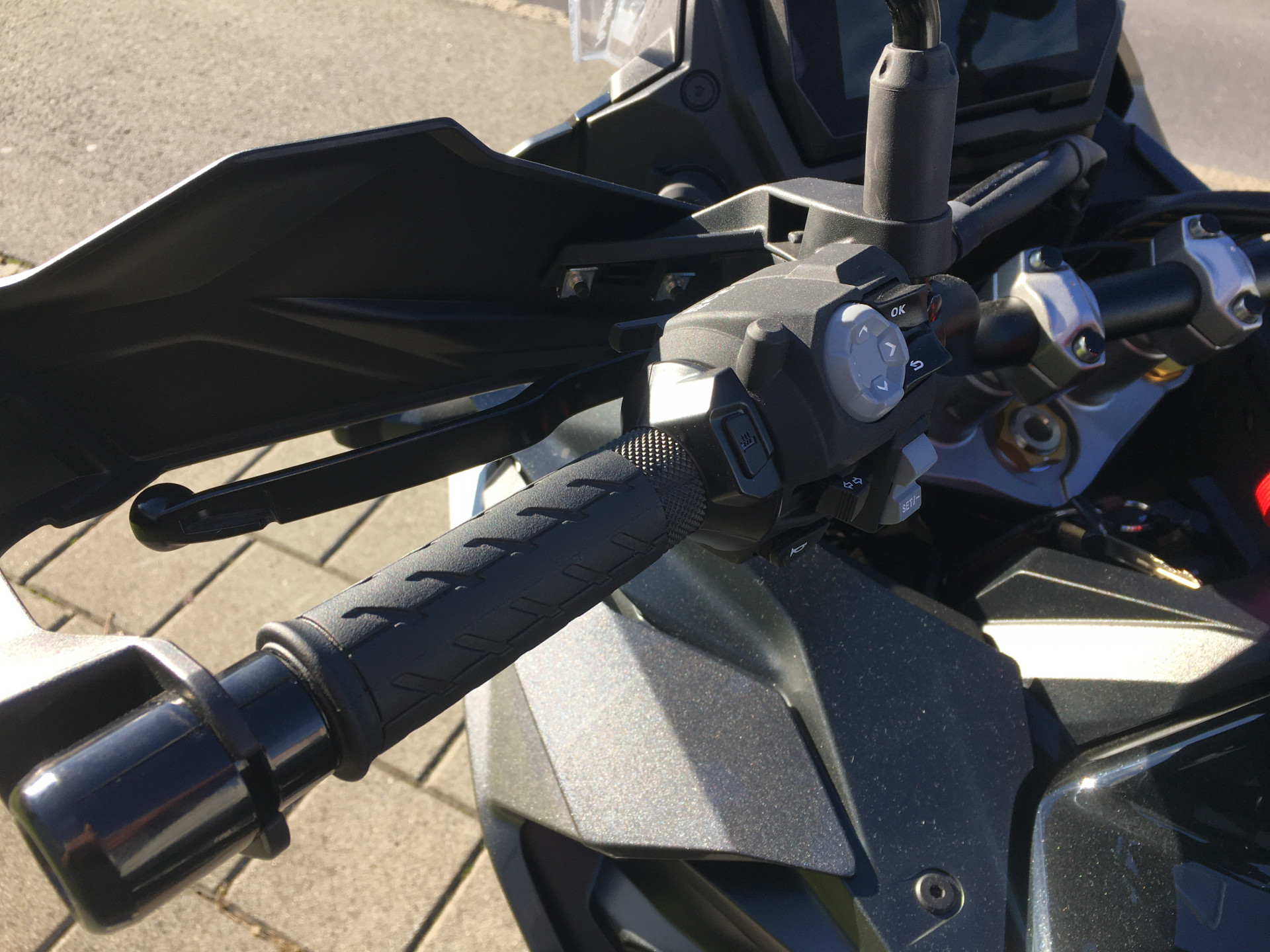 SUZUKI GSX-S 1000 GX-showroom-element-3