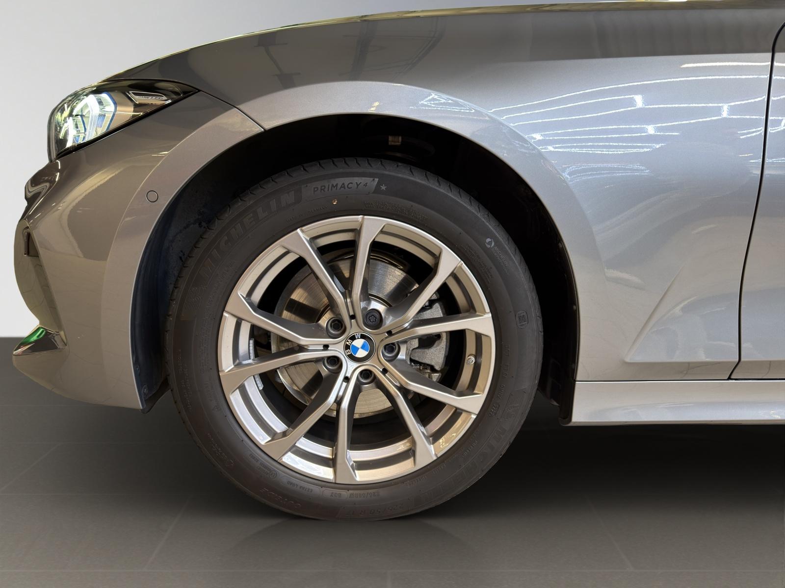 BMW 320d xDrive-image-17