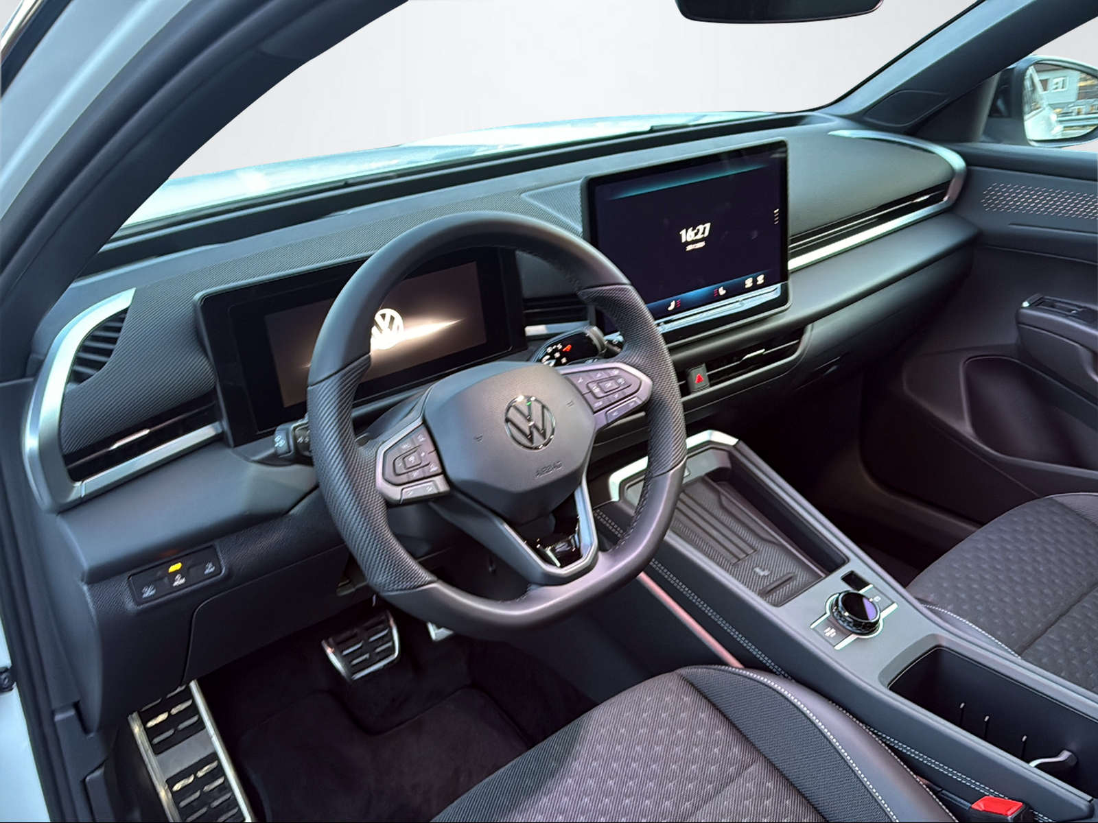 VW T-Roc 1.5 eTSI R-Line DSG-image-10