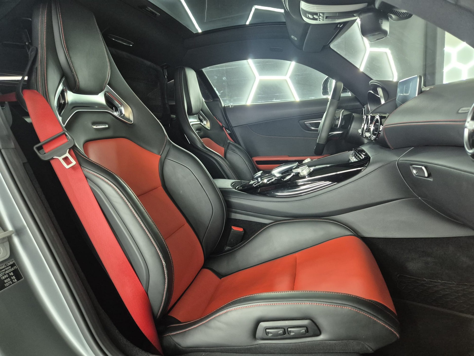 MERCEDES-BENZ AMG GT Speedshift DCT-image-24