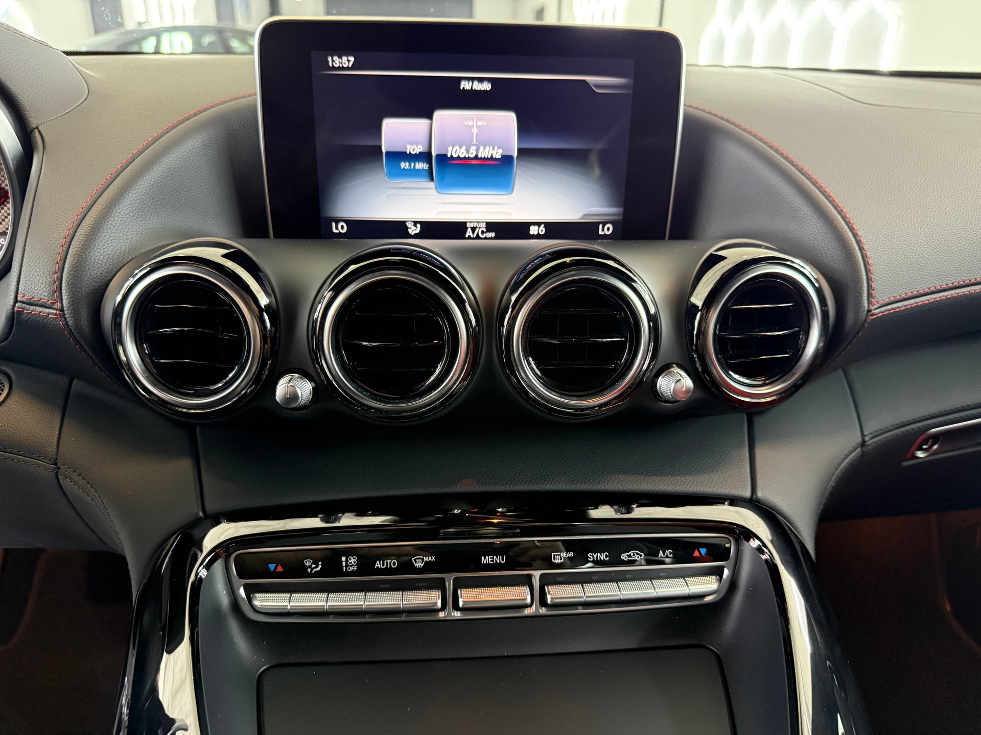 MERCEDES-BENZ AMG GT Speedshift DCT-image-25