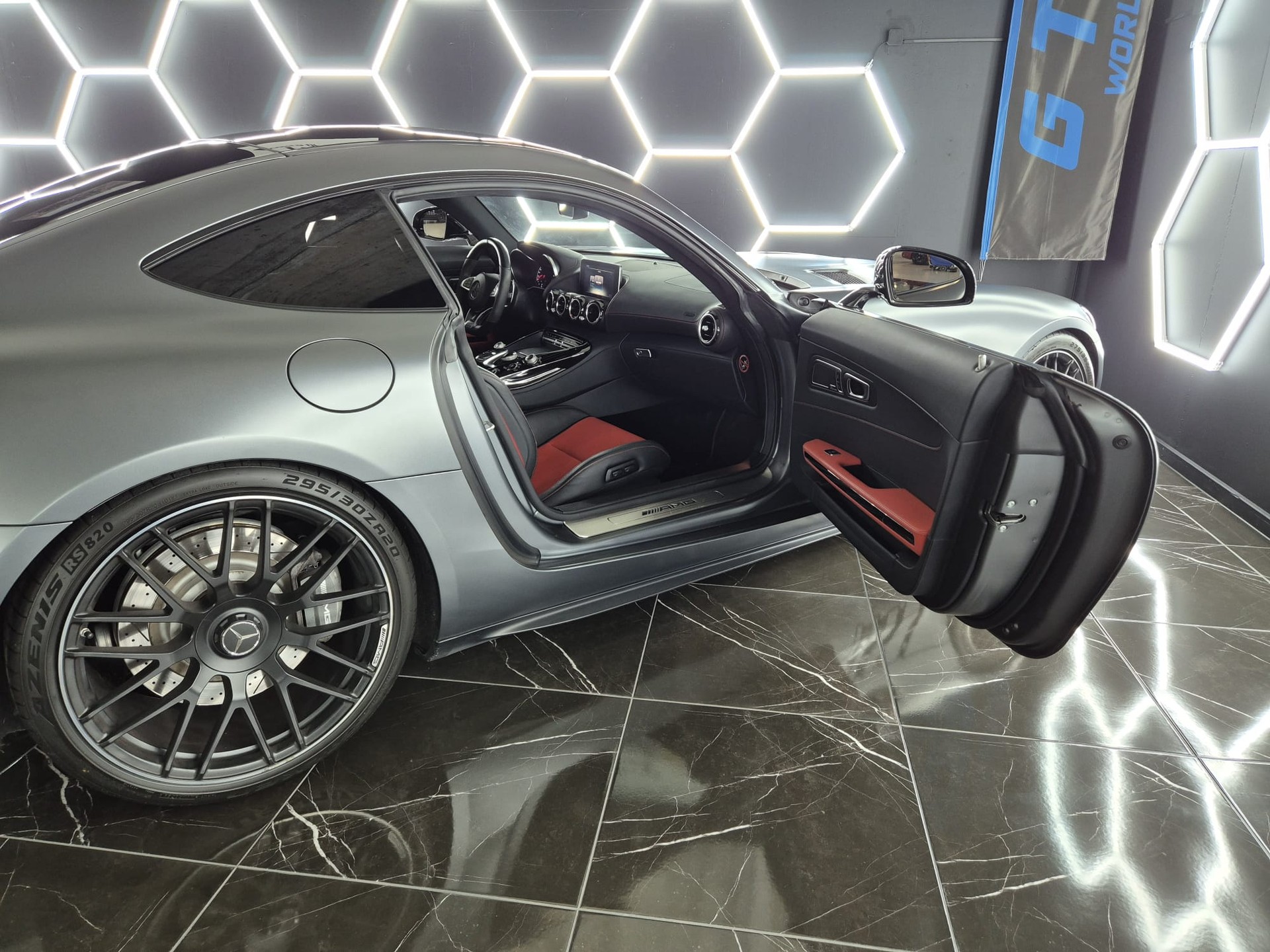 MERCEDES-BENZ AMG GT Speedshift DCT-image-22