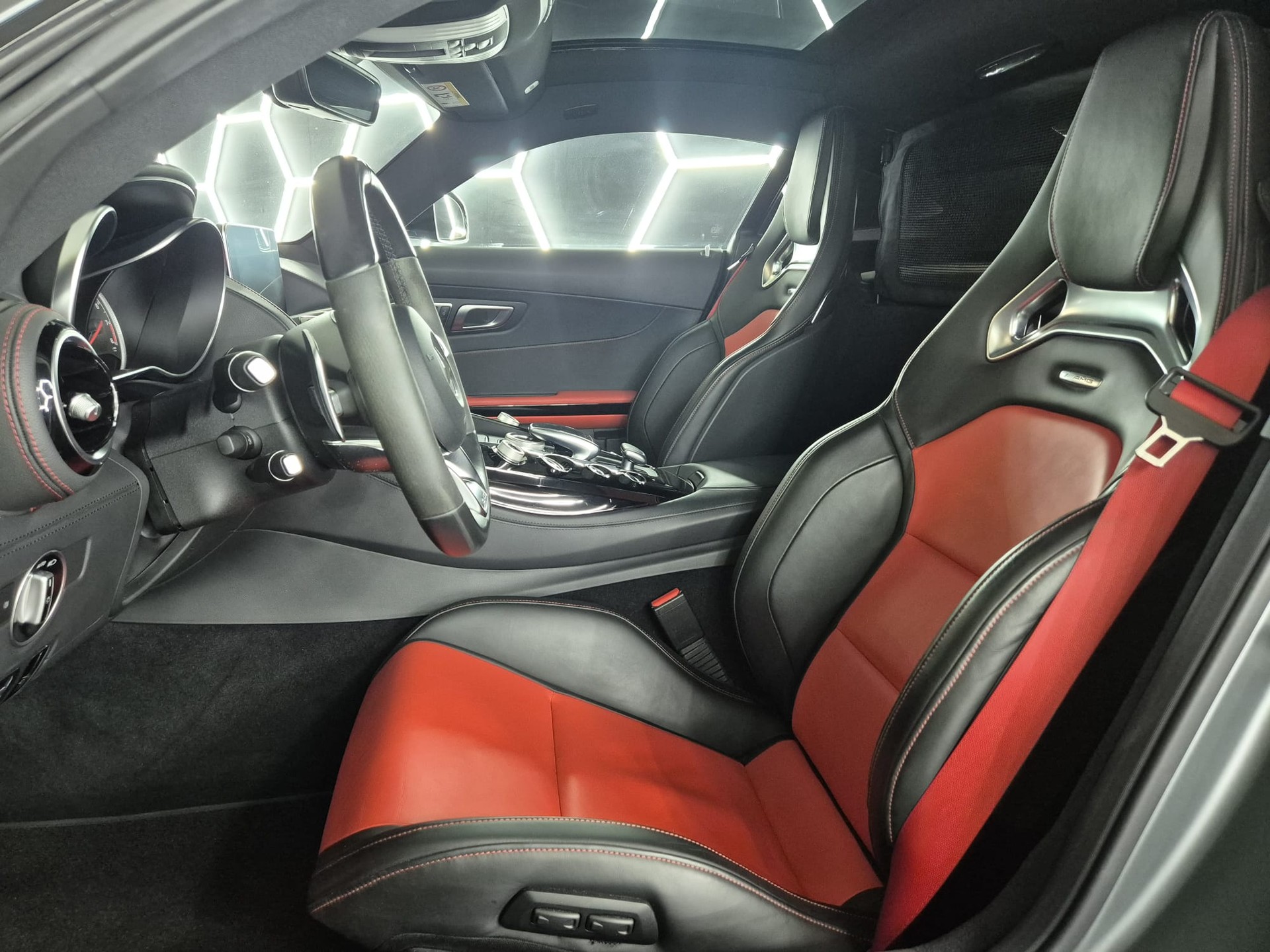 MERCEDES-BENZ AMG GT Speedshift DCT-image-17