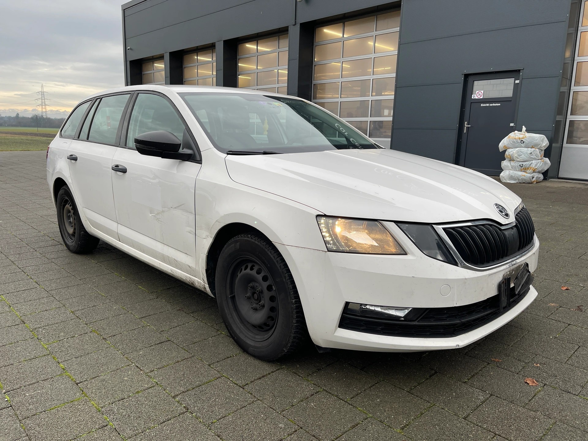 SKODA Octavia Combi 1.0 TSI Active-image-4