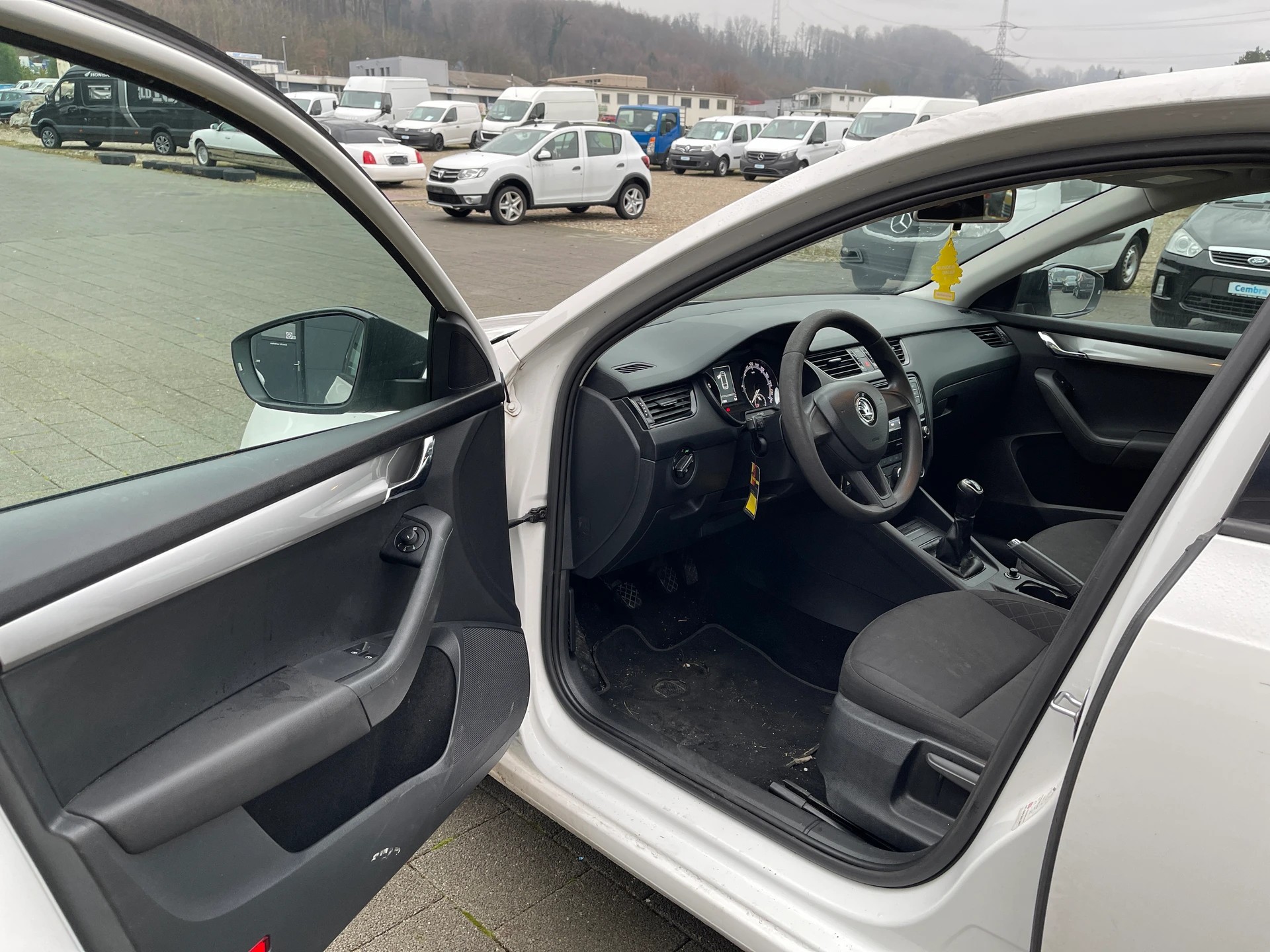 SKODA Octavia Combi 1.0 TSI Active-image-6