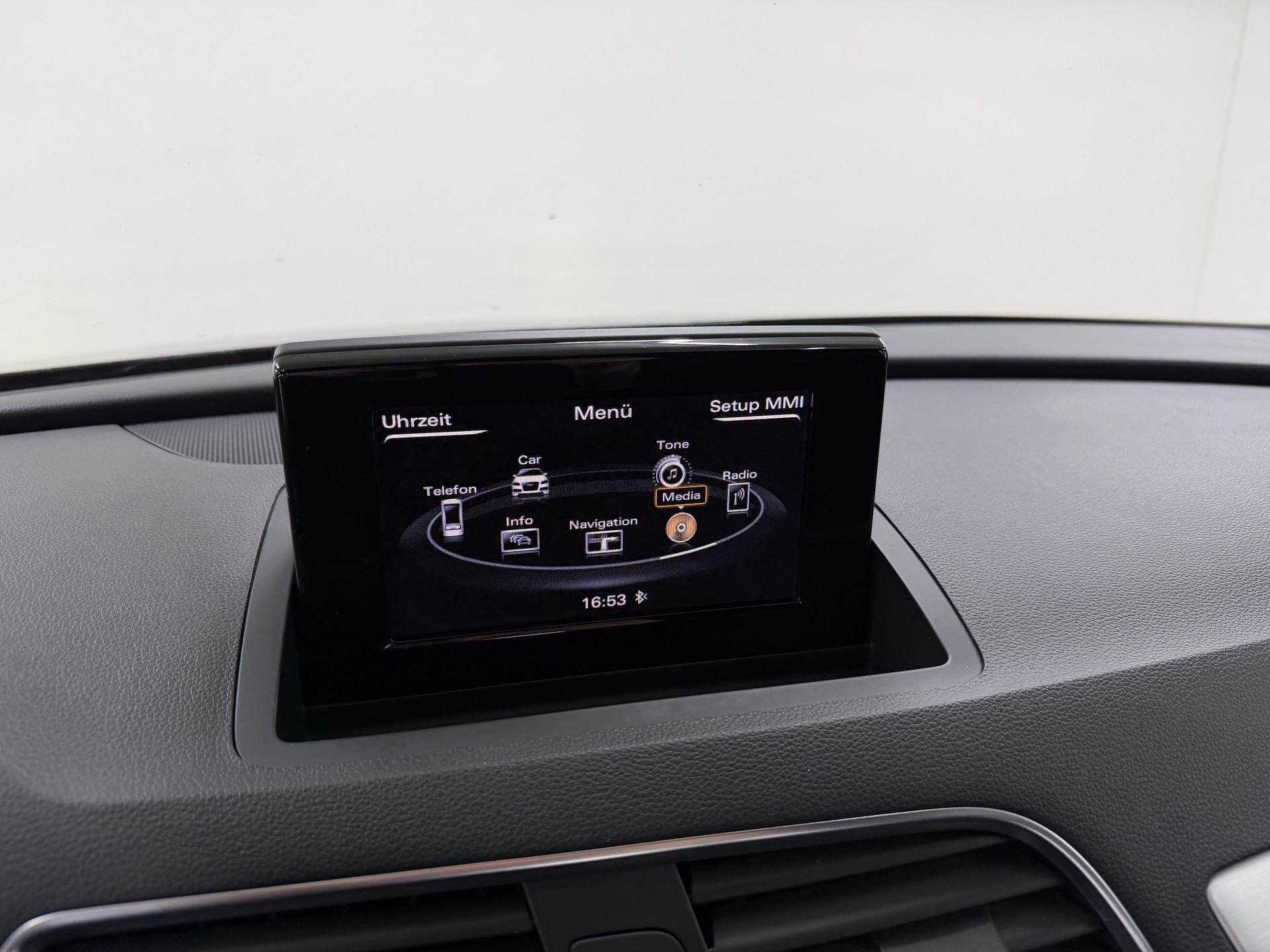 AUDI Q3 2.0 TDI 184PS S-Line Sport (Midnight Black) quattro S-tronic-image-14