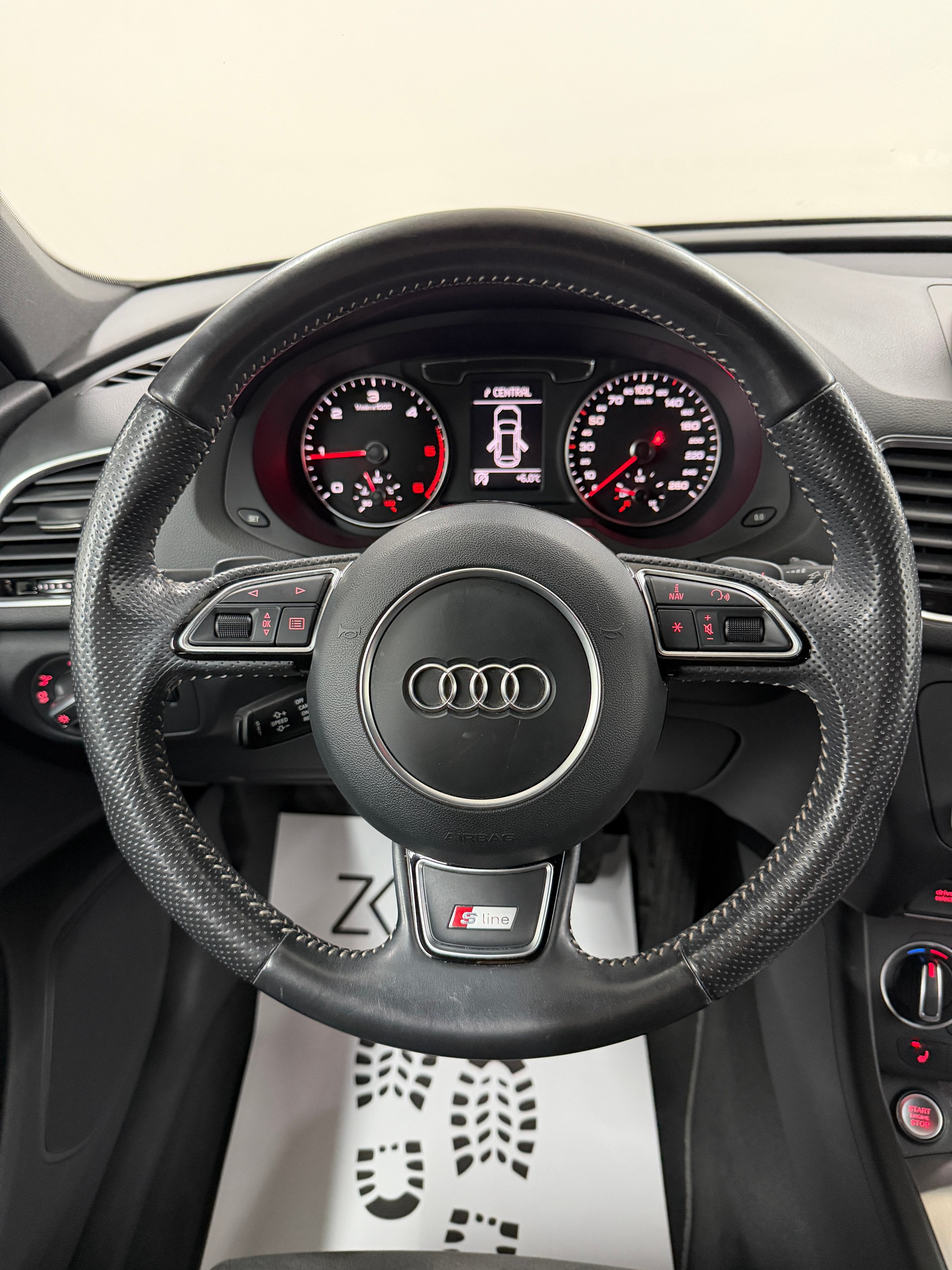 AUDI Q3 2.0 TDI 184PS S-Line Sport (Midnight Black) quattro S-tronic-image-11