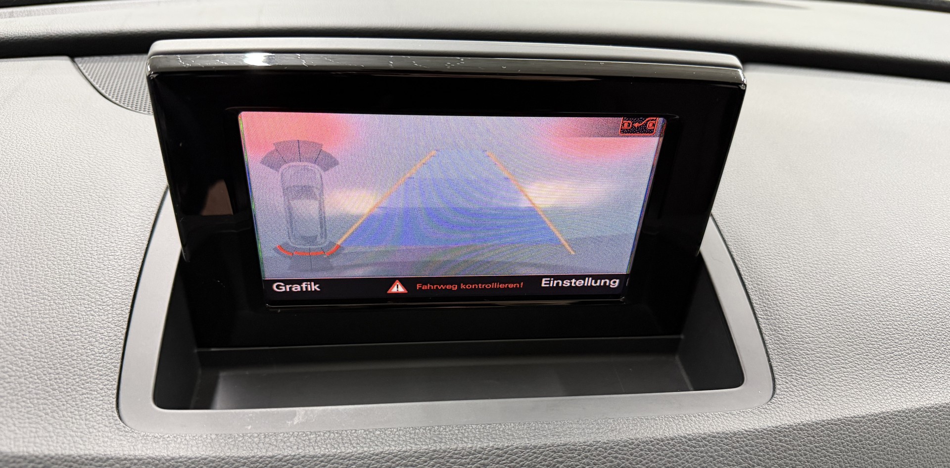 AUDI Q3 2.0 TDI 184PS S-Line Sport (Midnight Black) quattro S-tronic-image-12