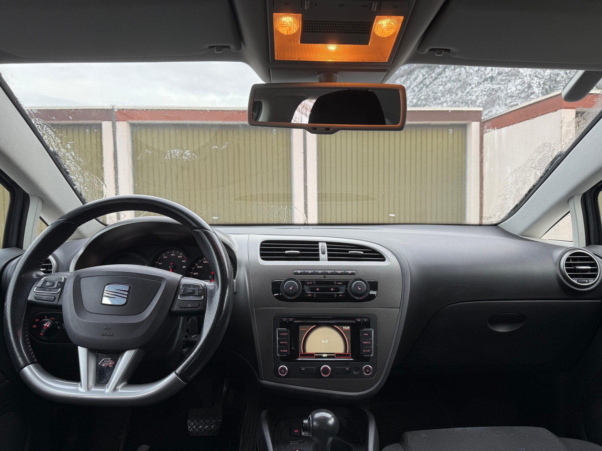 SEAT Leon 2.0 TSI FR DSG-image-8