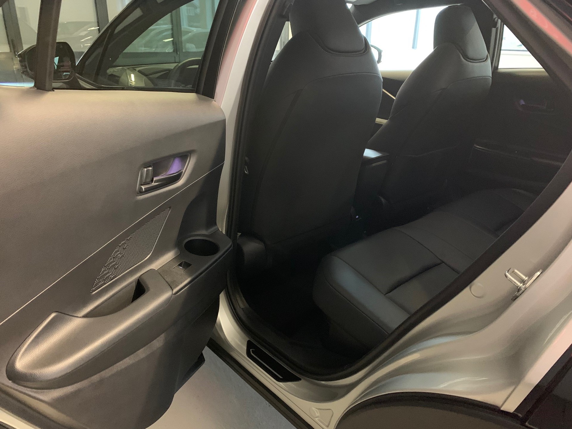 TOYOTA C-HR 2.0 HEV Style Premiere 4x4-image-13