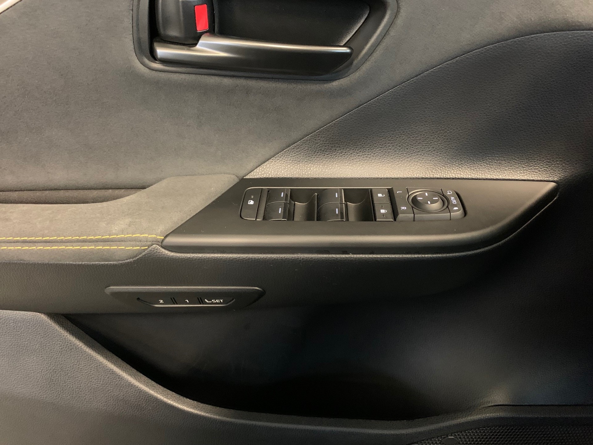 TOYOTA C-HR 2.0 HEV Style Premiere 4x4-image-14