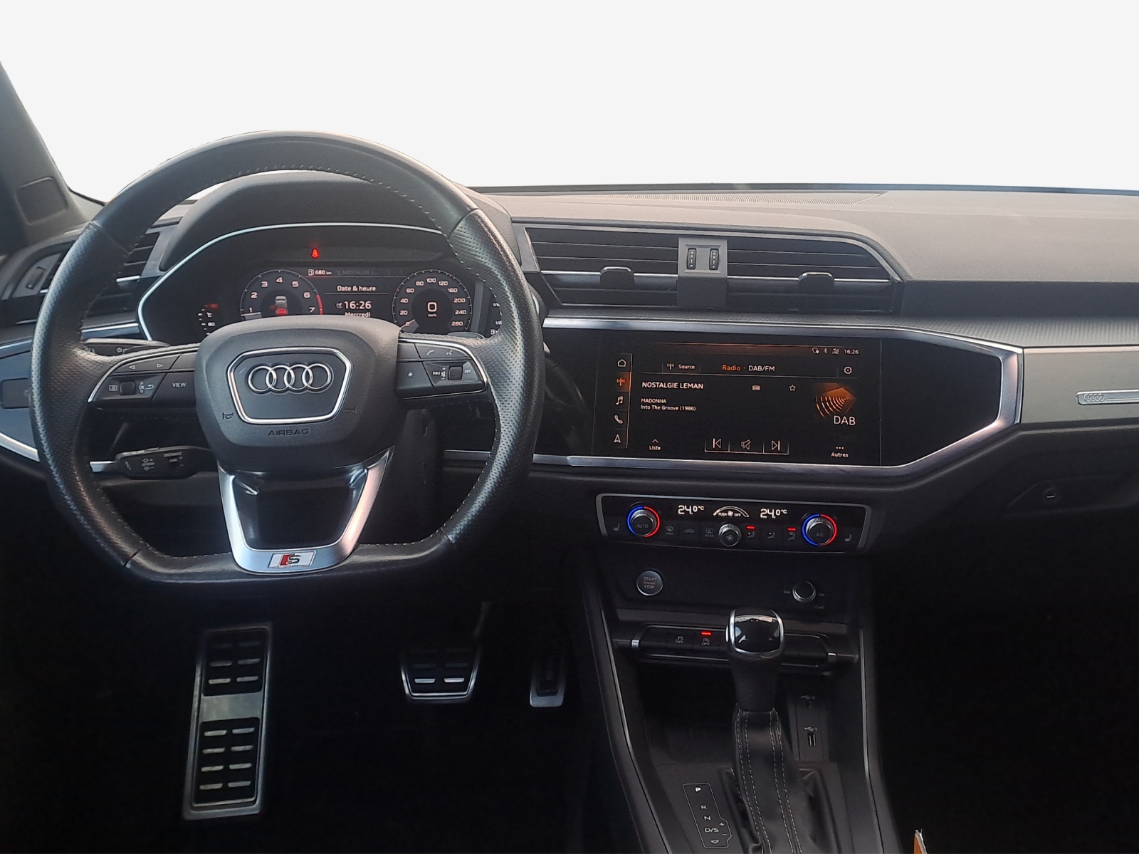 AUDI Q3 35 TFSI S line S-tronic-image-8