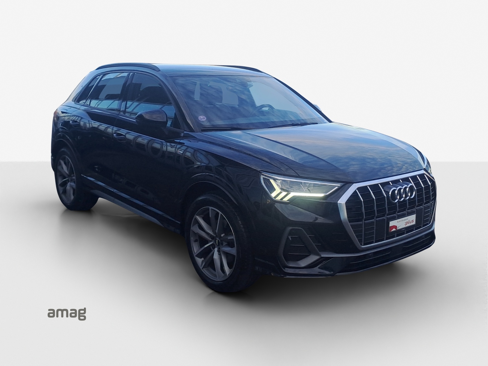 AUDI Q3 35 TFSI S line S-tronic-image-5