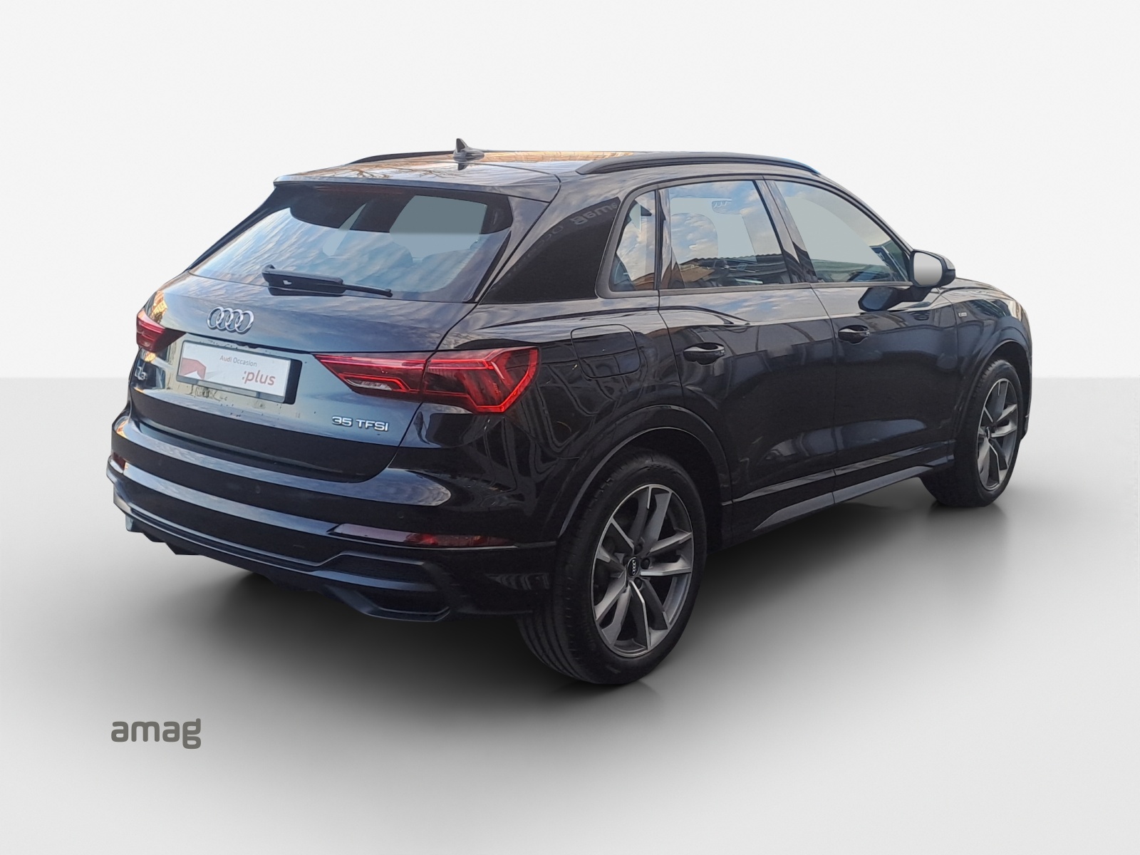 AUDI Q3 35 TFSI S line S-tronic-image-4