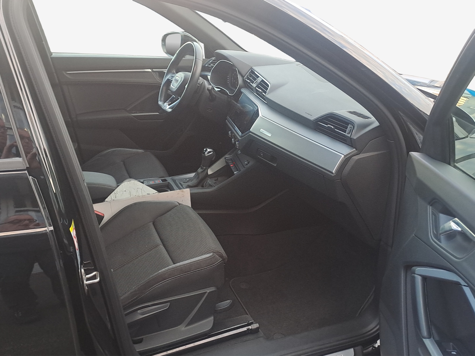 AUDI Q3 35 TFSI S line S-tronic-image-13