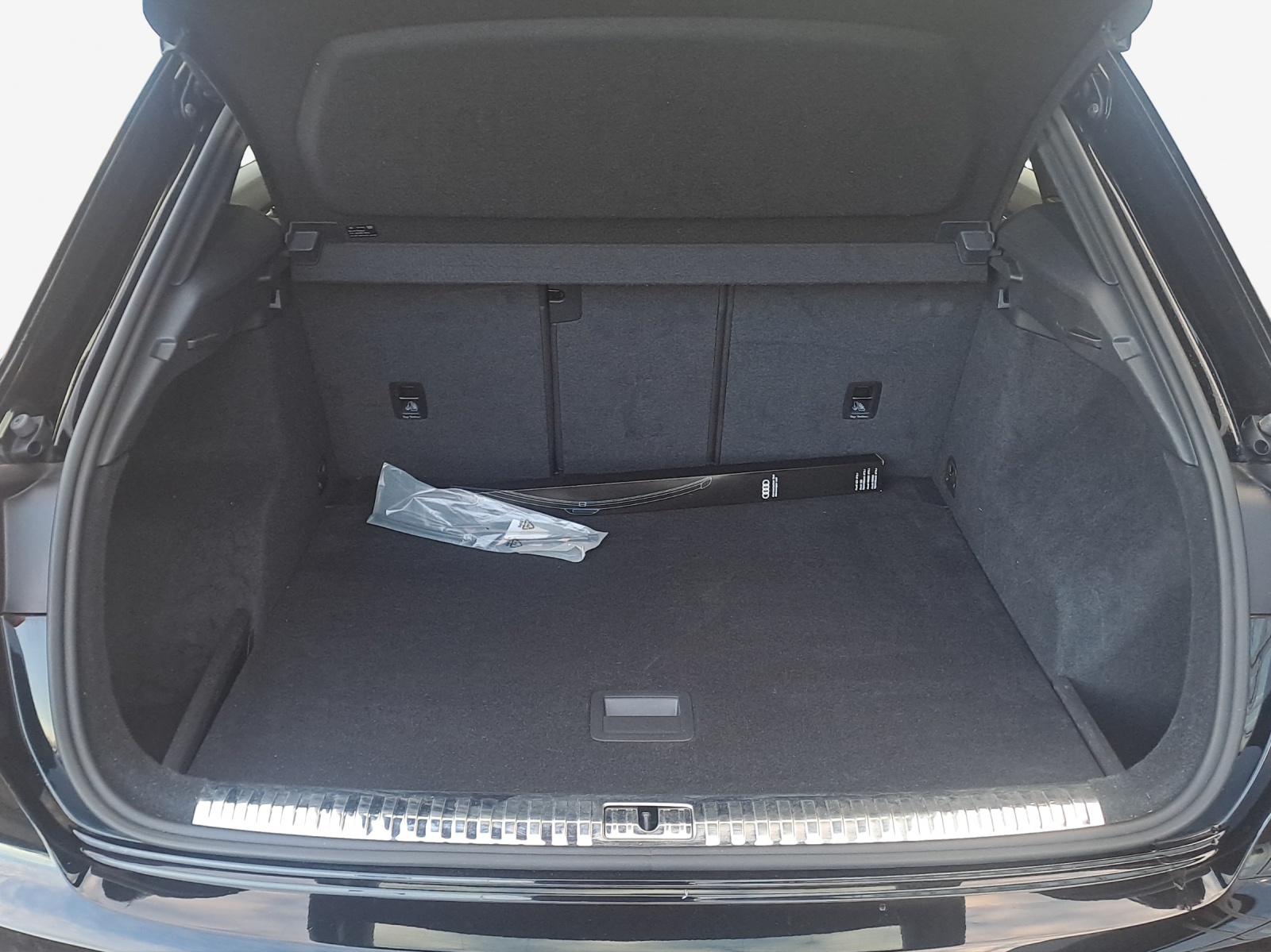 AUDI Q3 35 TFSI S line S-tronic-image-12