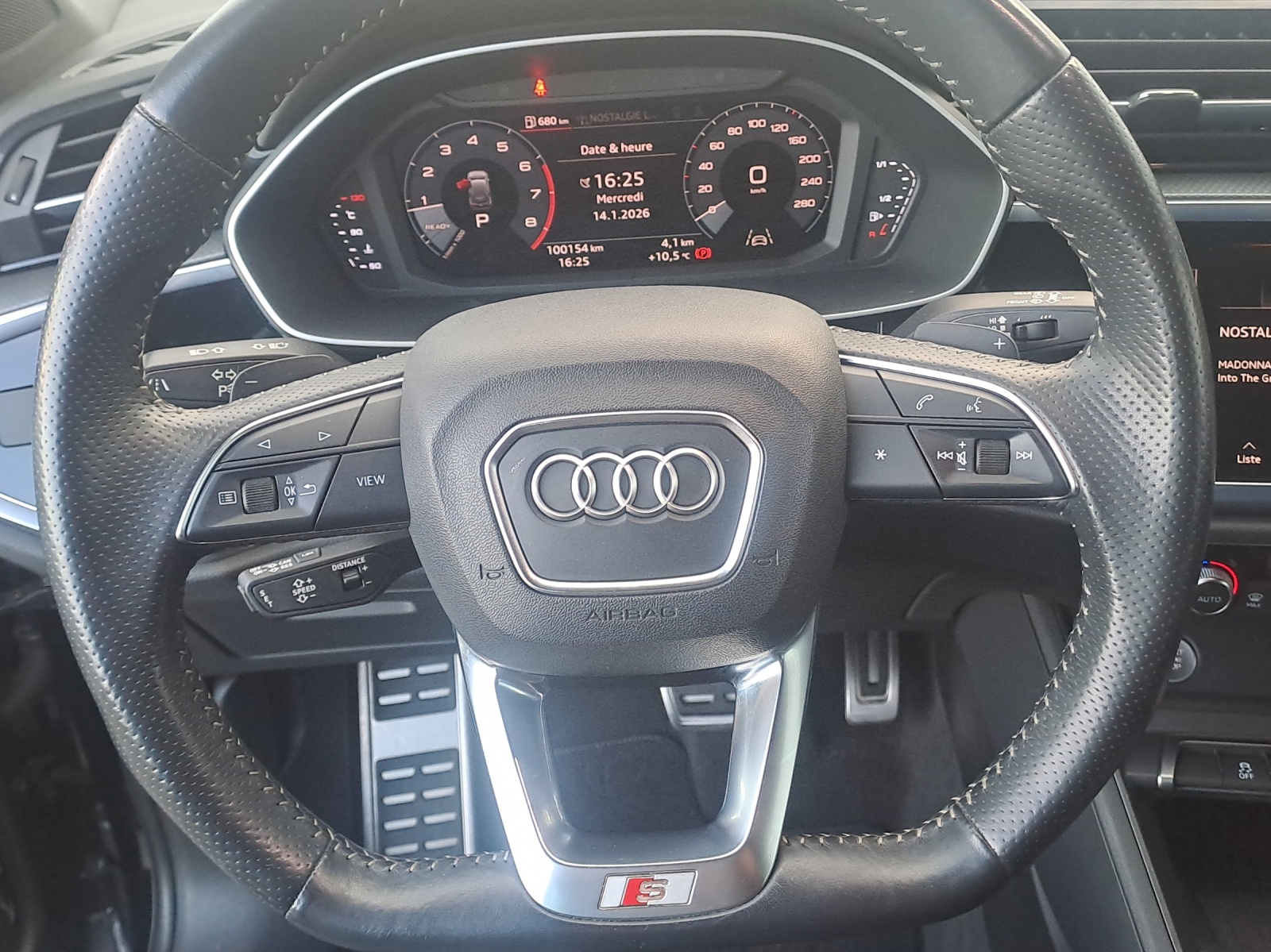 AUDI Q3 35 TFSI S line S-tronic-image-9