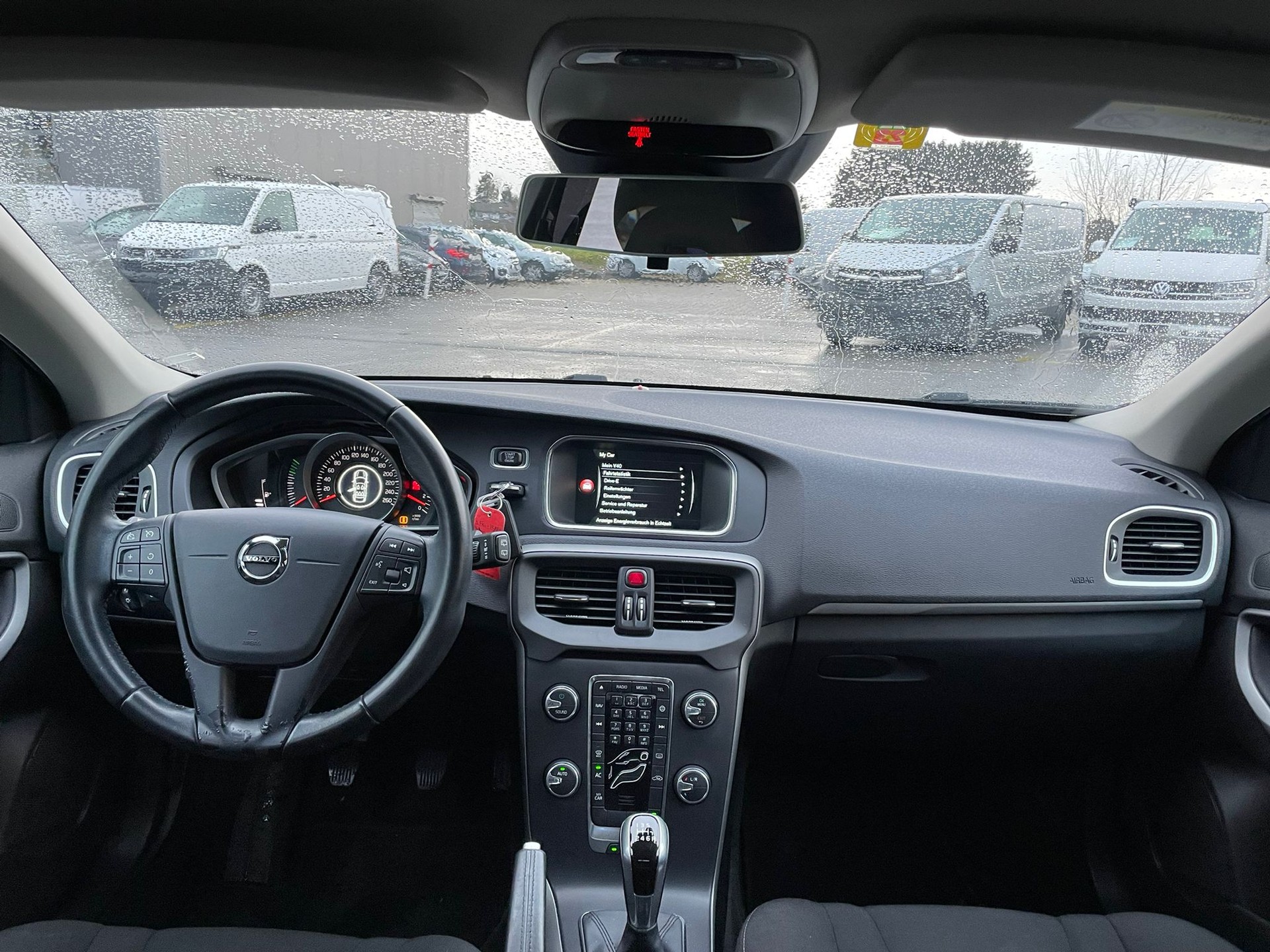 VOLVO V40 D2 Kinetic-image-13