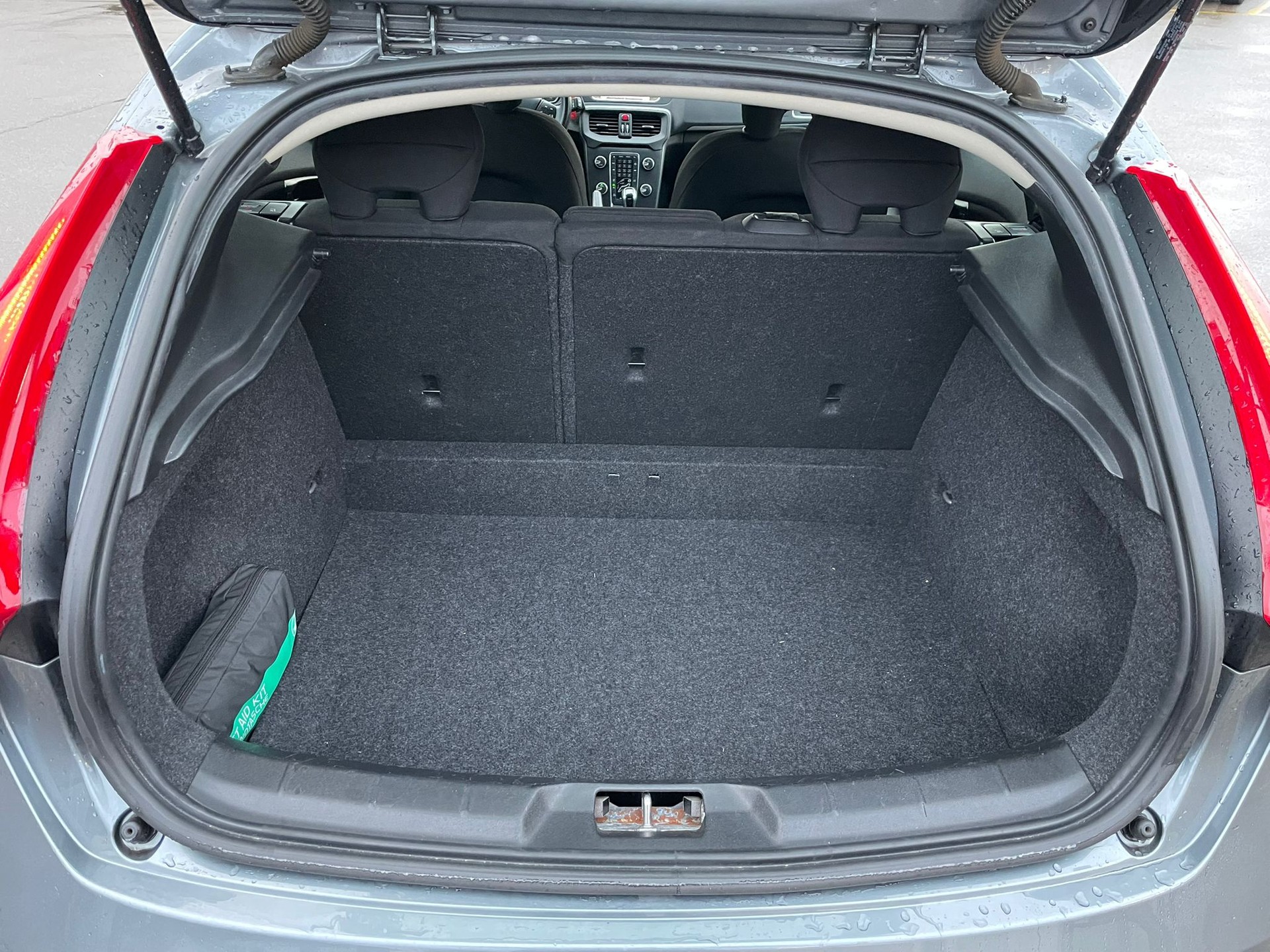 VOLVO V40 D2 Kinetic-image-8