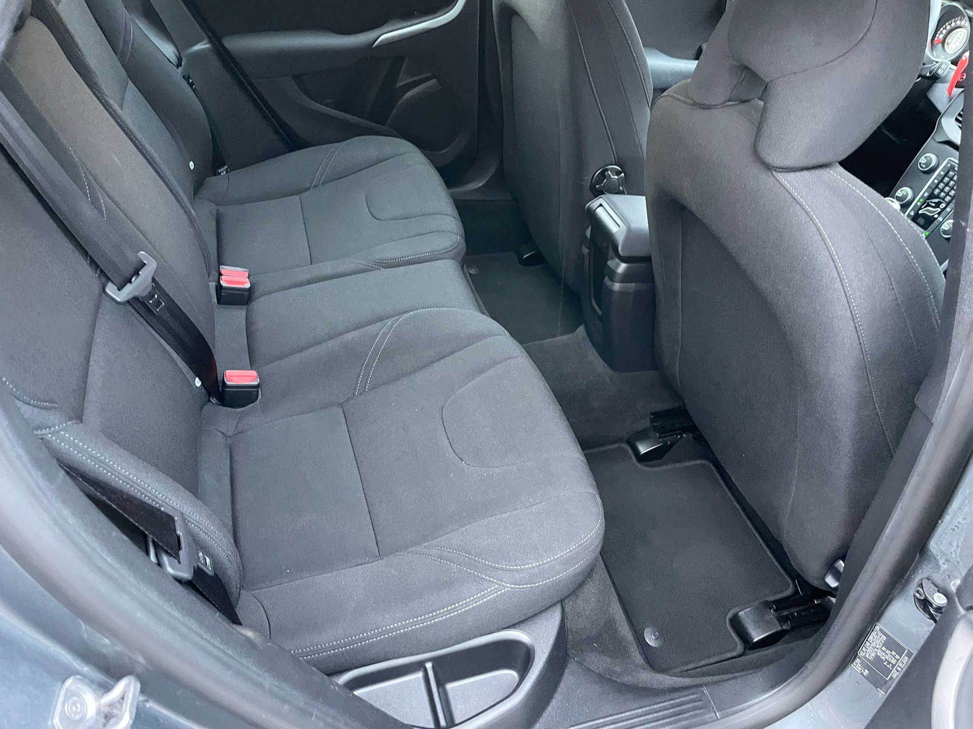 VOLVO V40 D2 Kinetic-image-12