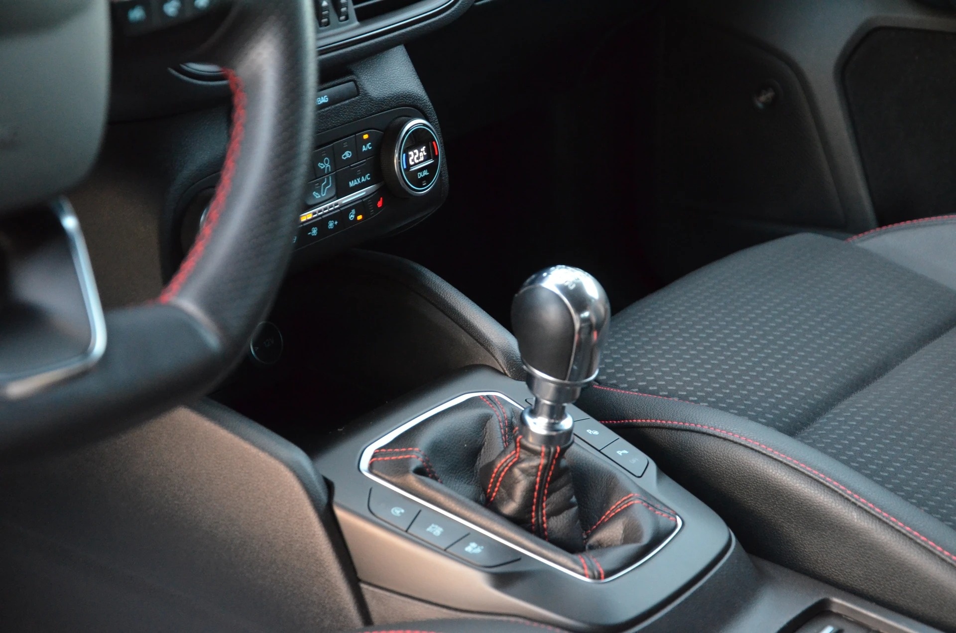 FORD Focus 1.0 SCTi ST Line*Aus erster Hand*Hagelschaden*Statt 13'800.- jetzt nur 9'000.- *-image-14