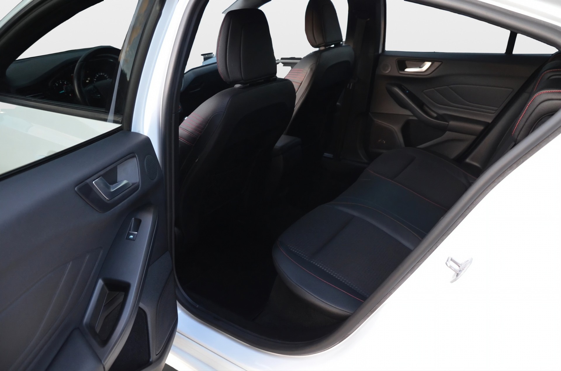 FORD Focus 1.0 SCTi ST Line*Aus erster Hand*Hagelschaden*Statt 13'800.- jetzt nur 9'000.- *-image-11
