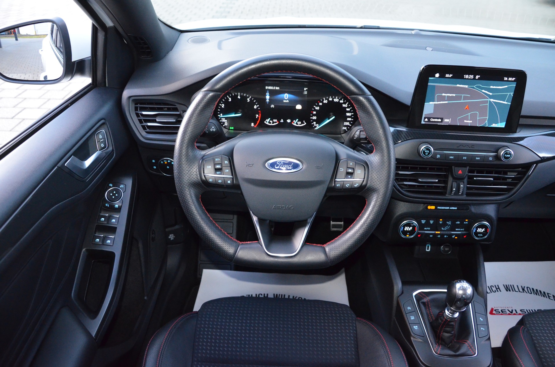 FORD Focus 1.0 SCTi ST Line*Aus erster Hand*Frisch ab MFK,1 Jahr oder 20'000km Garantie*-image-16
