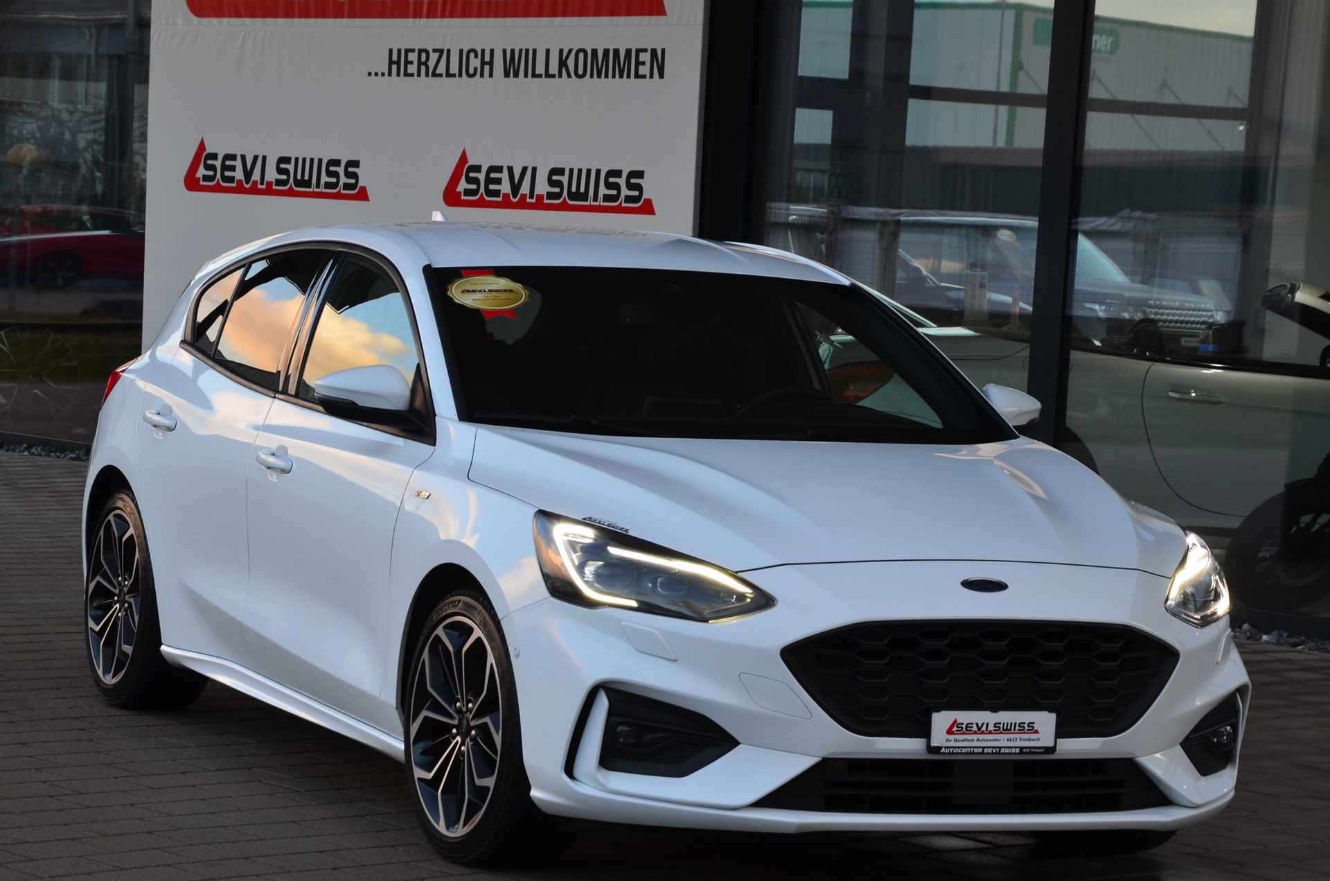 FORD Focus 1.0 SCTi ST Line*Aus erster Hand*Frisch ab MFK,1 Jahr oder 20'000km Garantie*