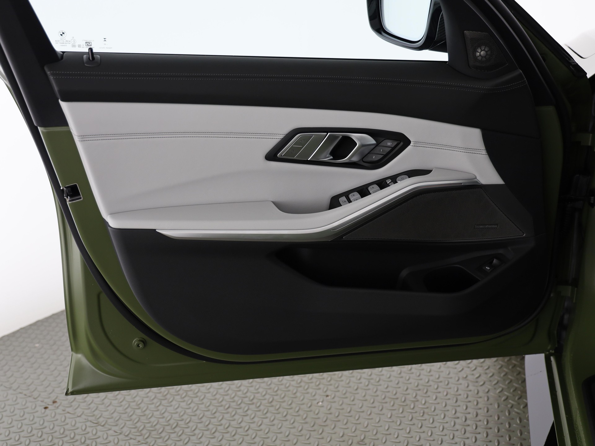 BMW M3 Competition xDrive-image-11