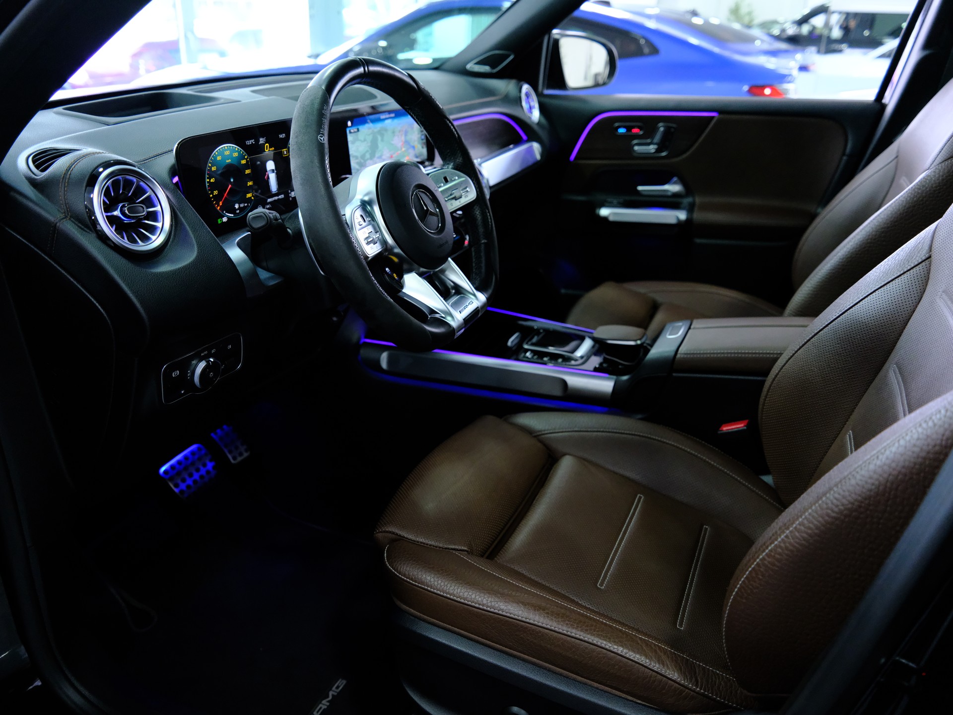 MERCEDES-BENZ GLB 35 AMG 4Matic 8G-Tronic-image-8