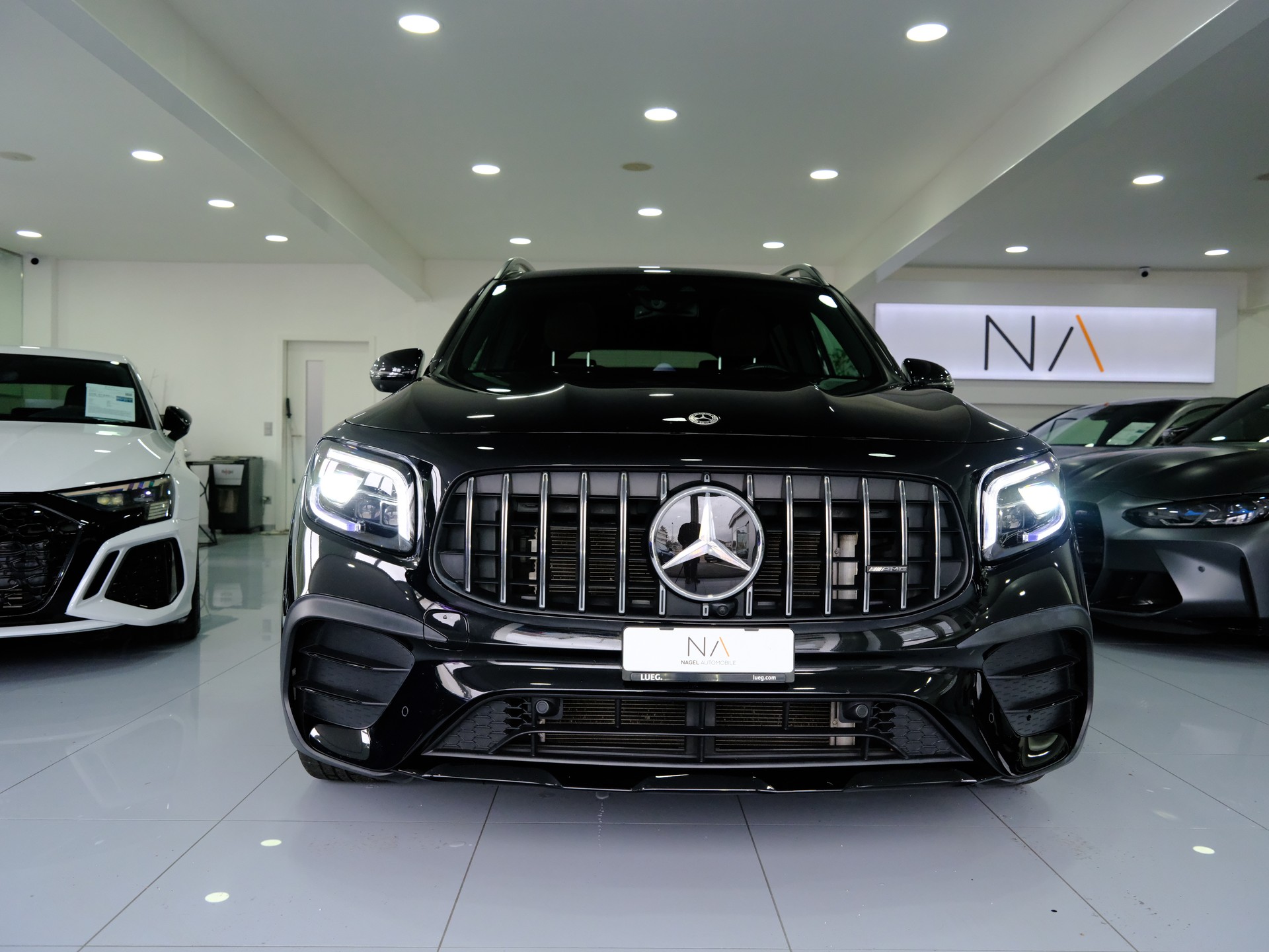 MERCEDES-BENZ GLB 35 AMG 4Matic 8G-Tronic-image-2