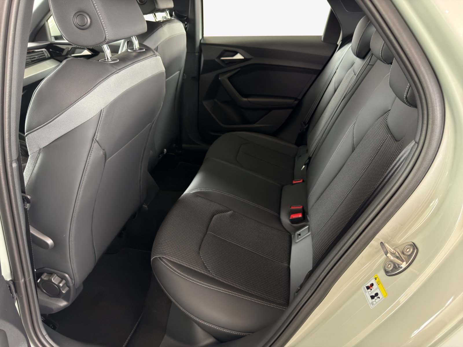 AUDI A1 Sportback 30 TFSI Attraction S-tronic-image-11