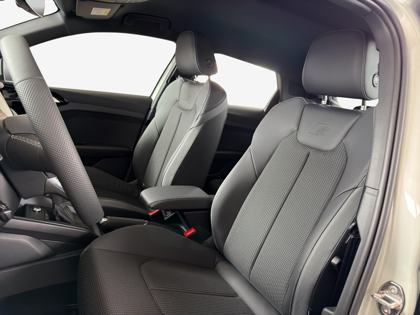 AUDI A1 Sportback 30 TFSI Attraction S-tronic-image-14
