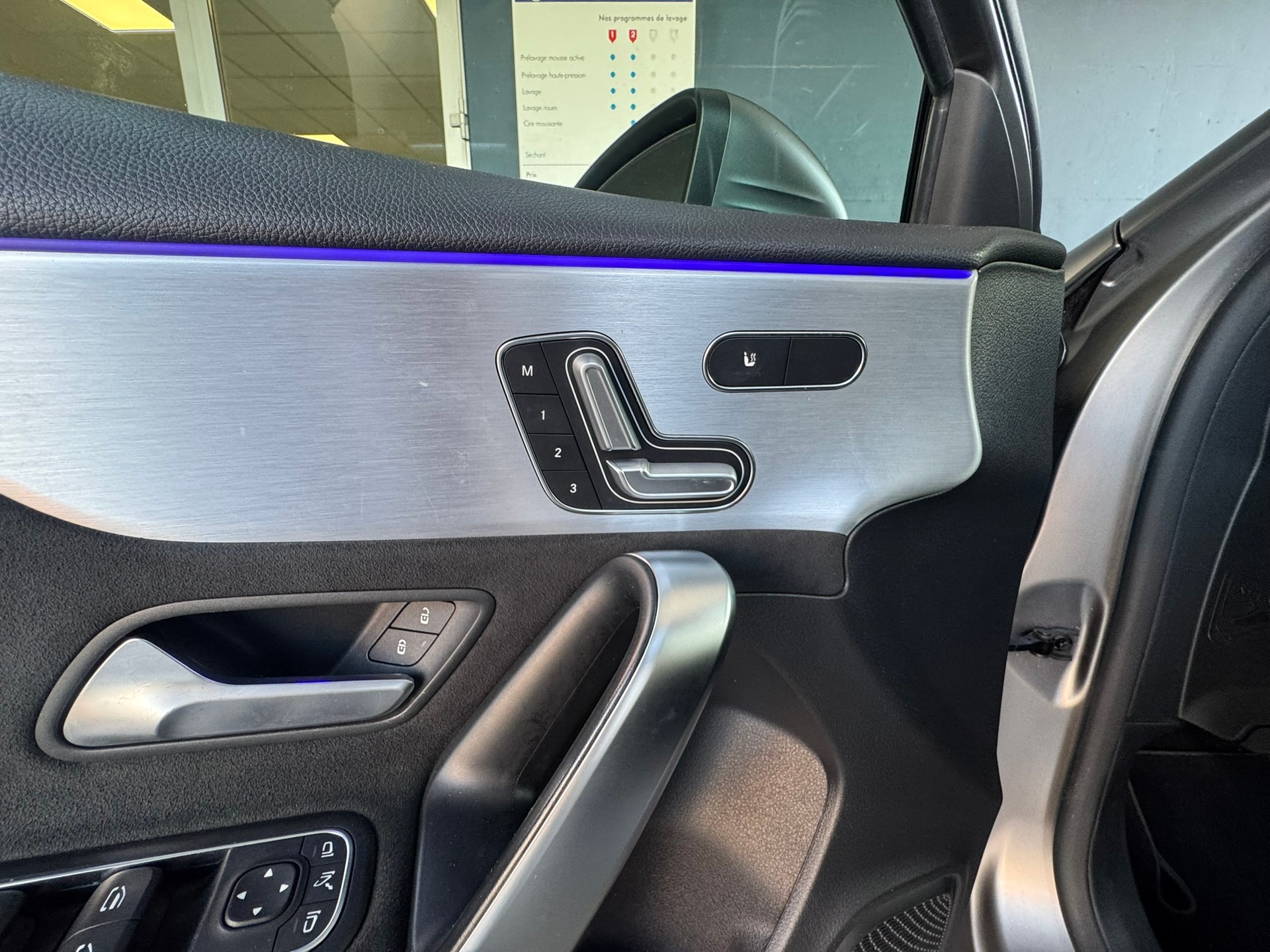 MERCEDES-BENZ A 35 AMG 4Matic Speedshift-image-7