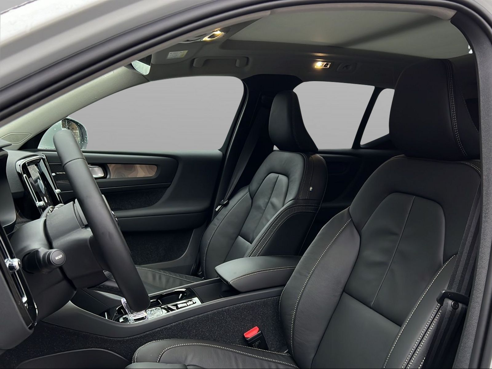 VOLVO XC40 T5 PHEV Ultimate Bright DCT-image-12