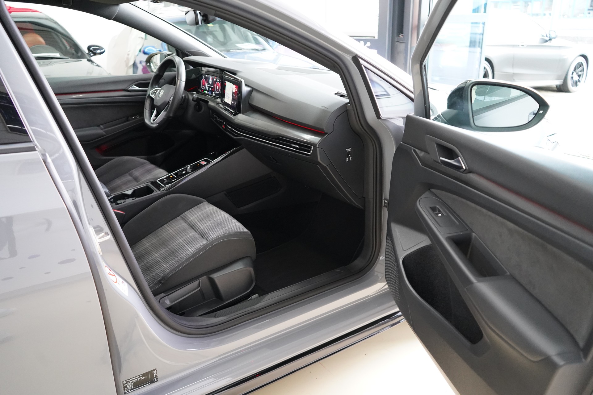 VW Golf 2.0 TDI GTD DSG-image-27