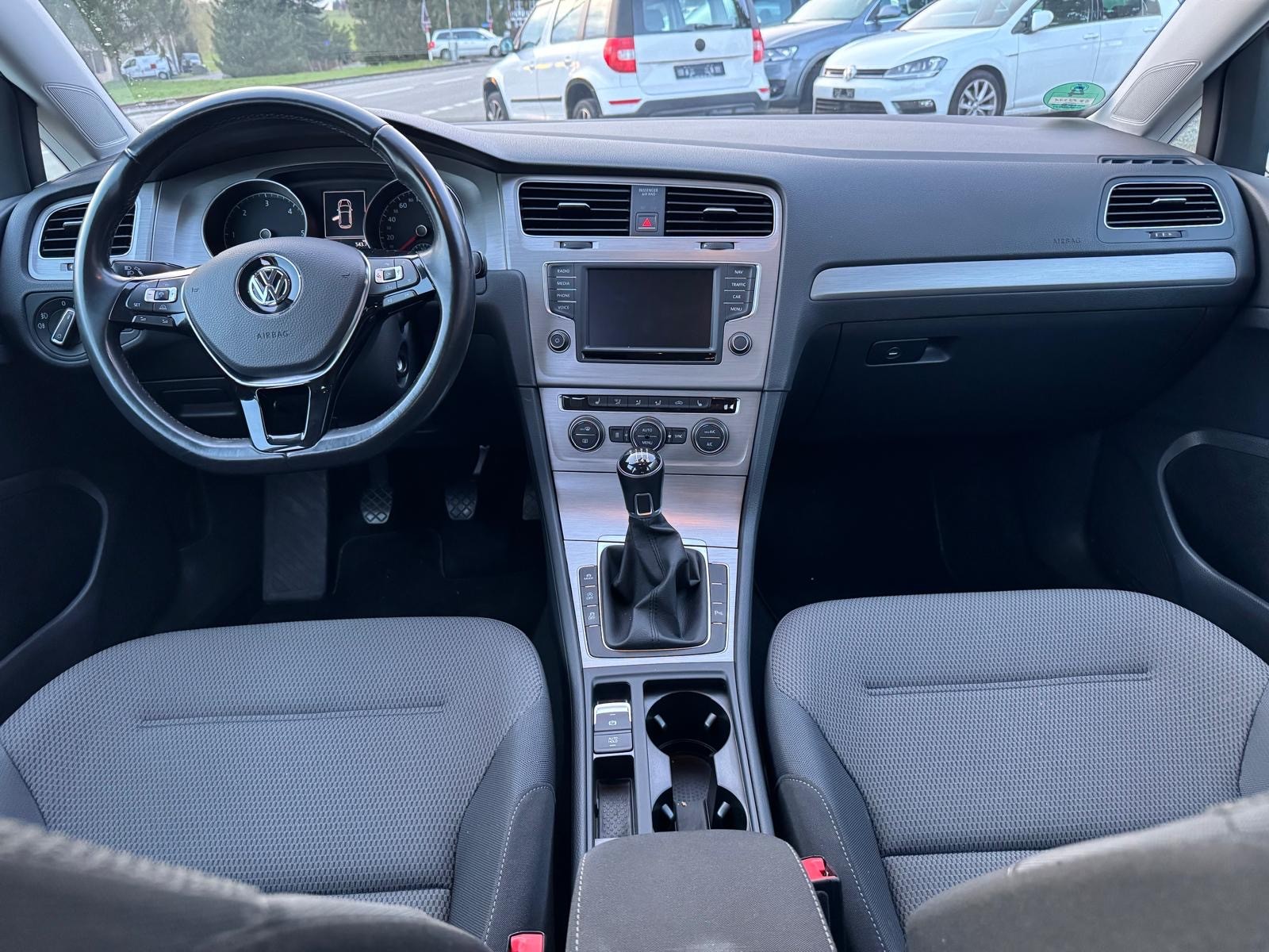 VW Golf 2.0 TDI Comfortline 4Motion-image-4