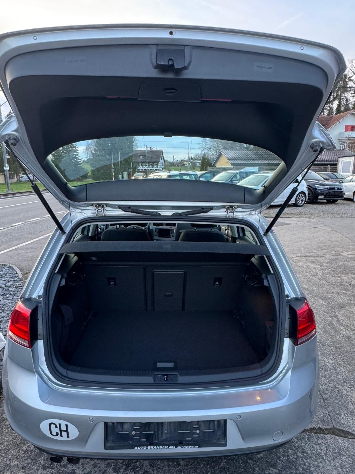 VW Golf 2.0 TDI Comfortline 4Motion-image-14