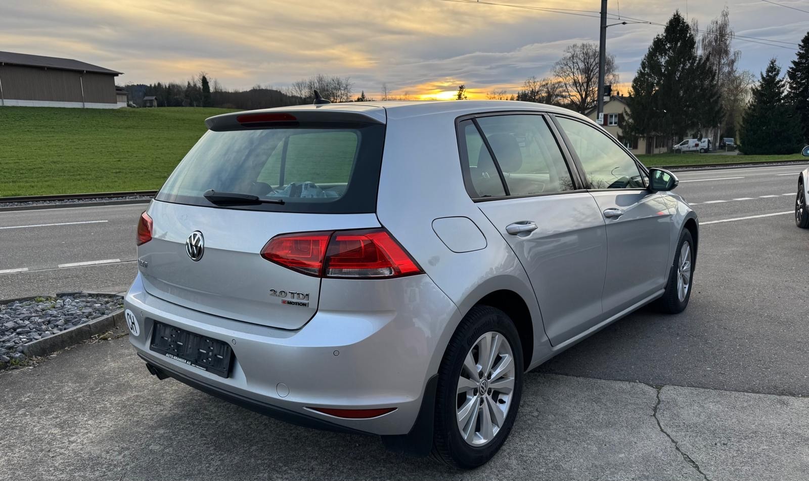 VW Golf 2.0 TDI Comfortline 4Motion-image-3