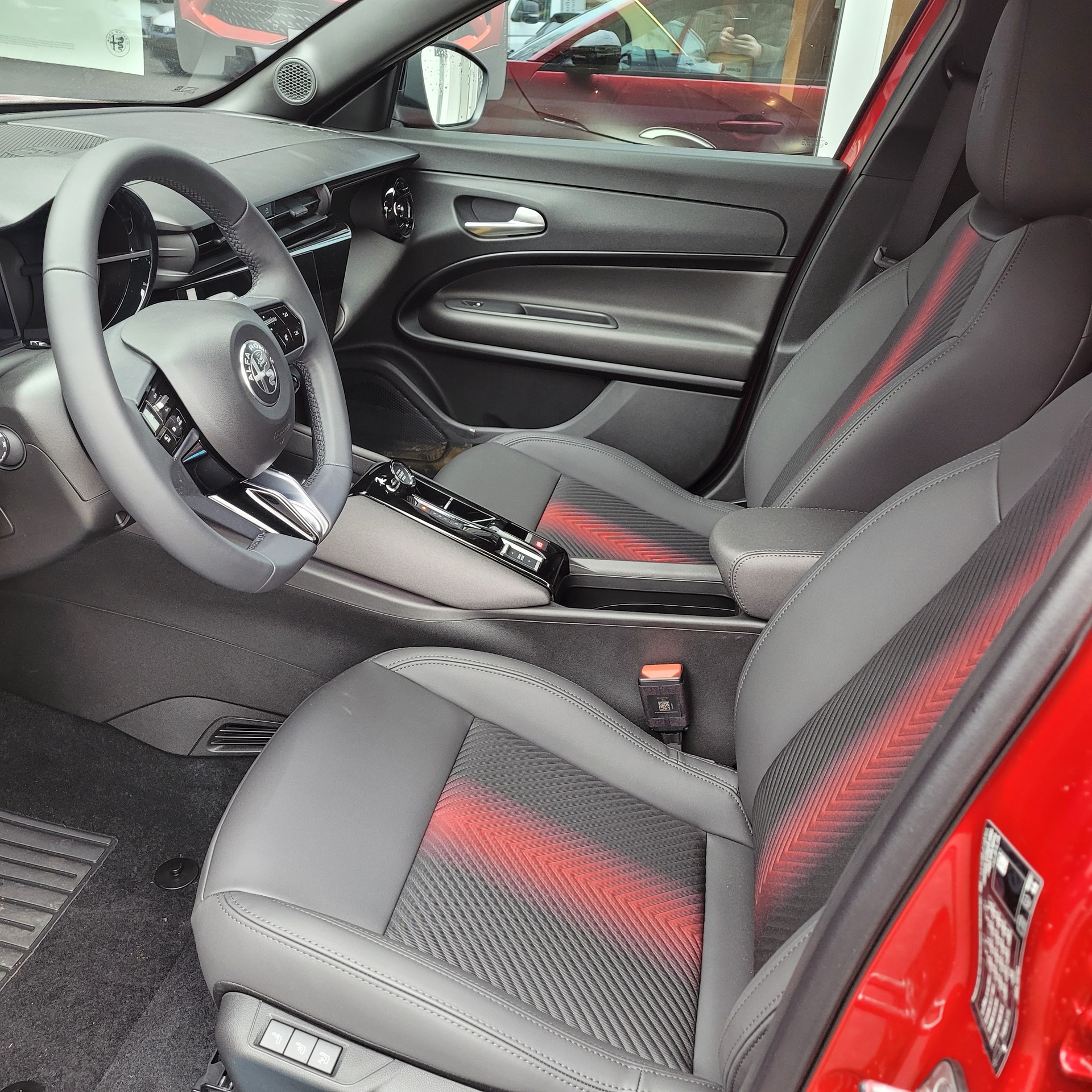 ALFA ROMEO Junior BEV 156 54kWh Speciale-image-6