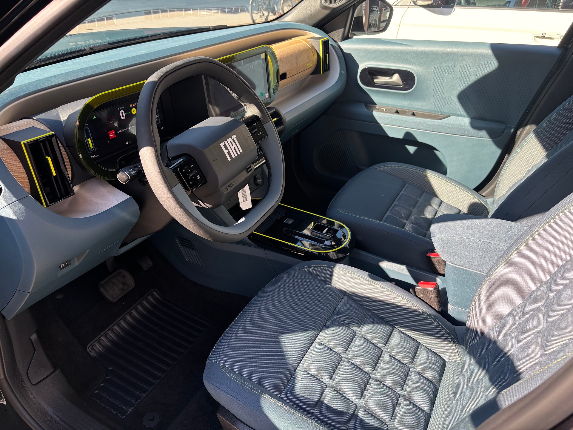 FIAT Grande Panda Elektro La Prima-image-5