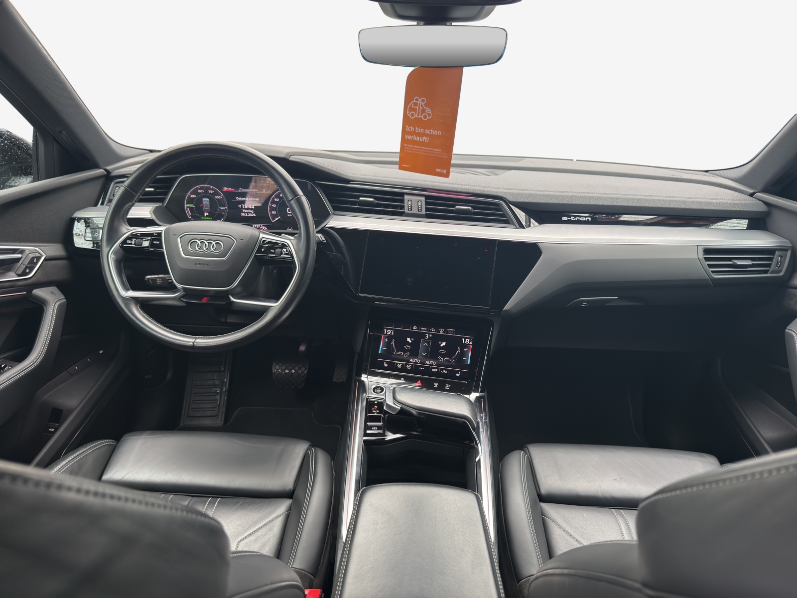 AUDI e-tron 55 S Line quattro-image-9