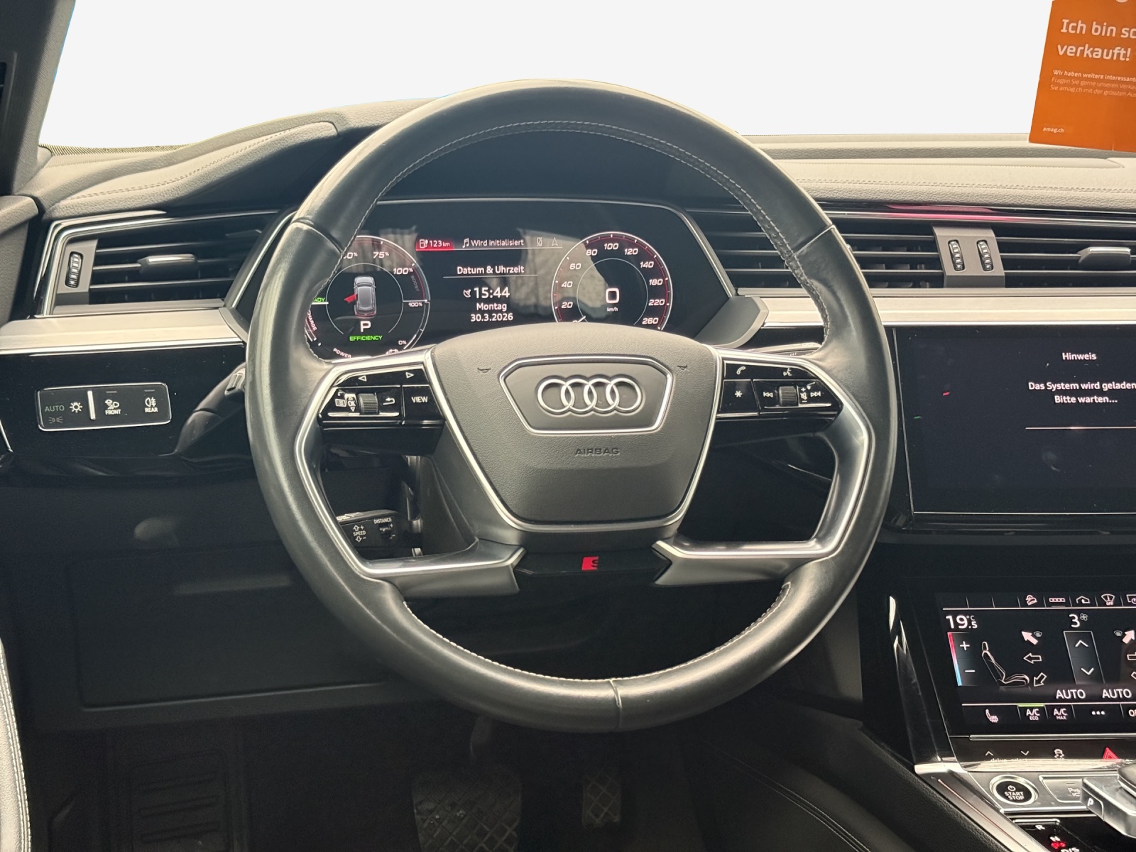 AUDI e-tron 55 S Line quattro-image-10