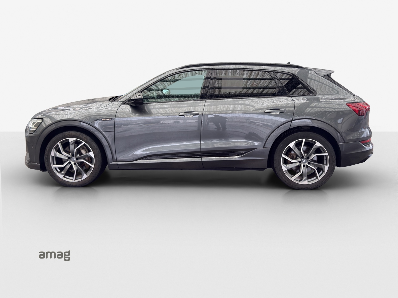 AUDI e-tron 55 S Line quattro-image-1