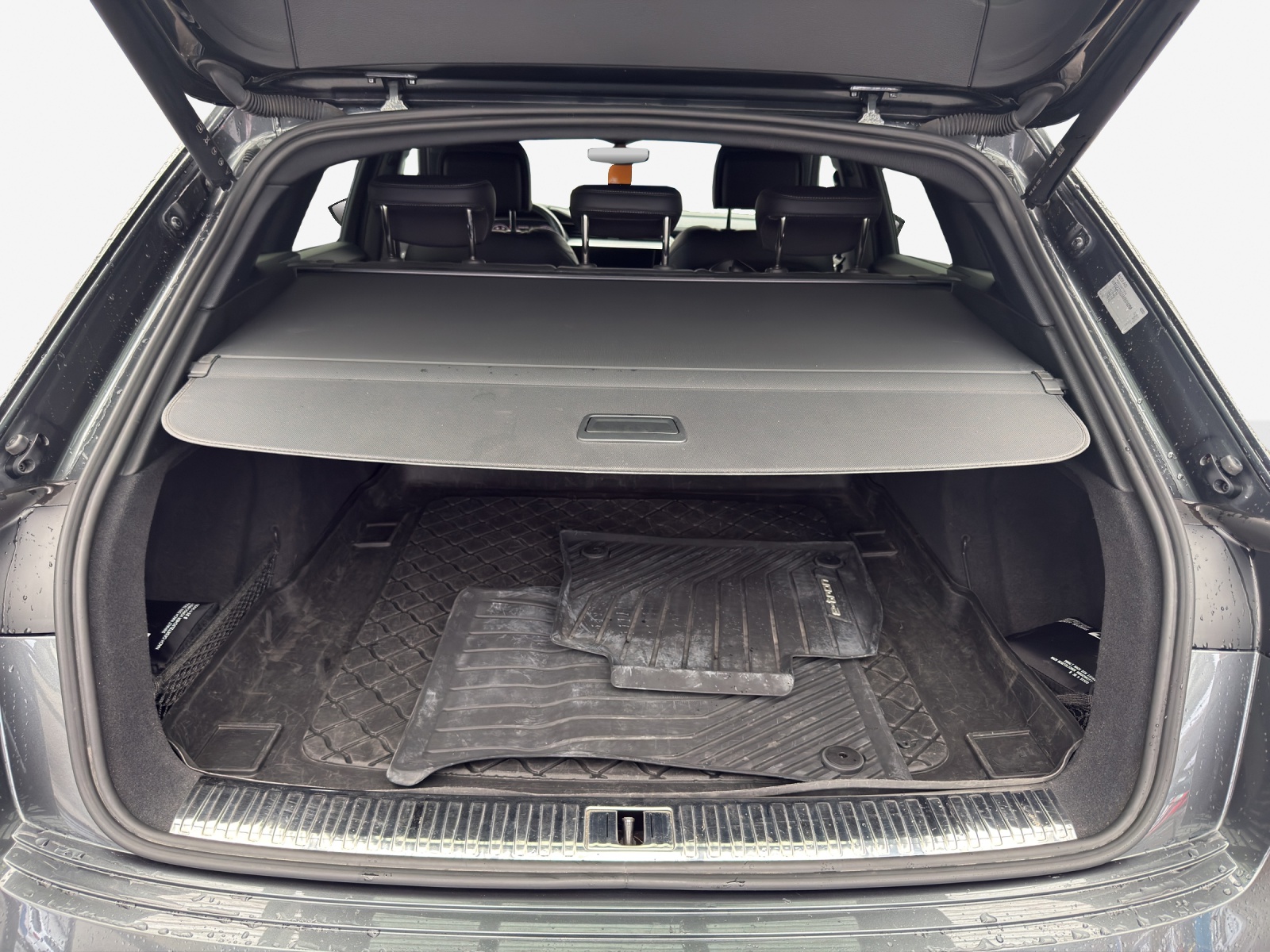 AUDI e-tron 55 S Line quattro-image-13